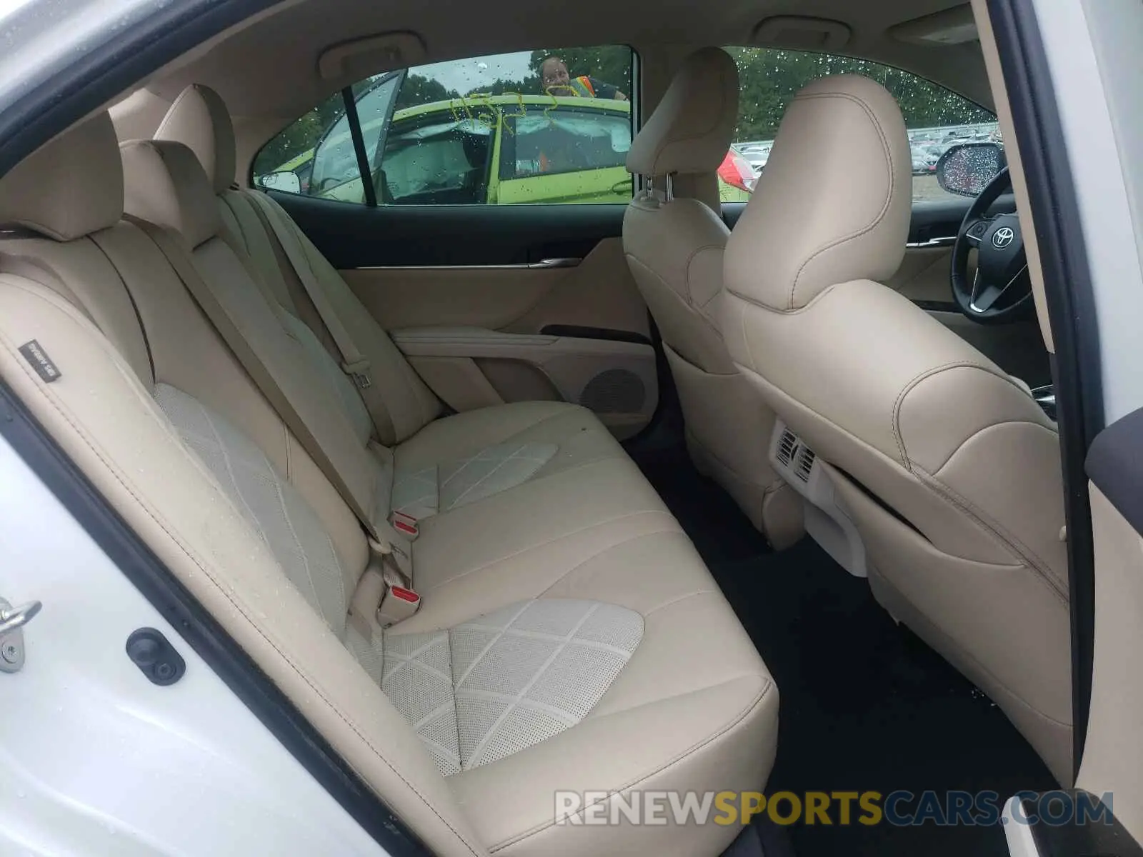 6 Photograph of a damaged car 4T1B11HK1KU840085 TOYOTA CAMRY 2019