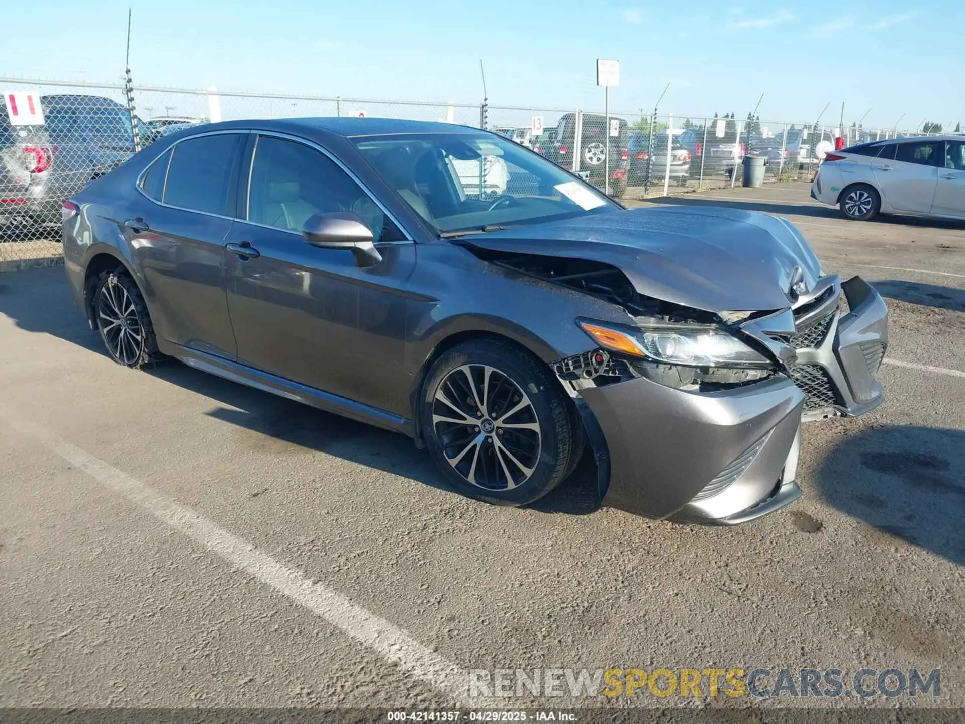 1 Photograph of a damaged car 4T1B11HK1KU840586 TOYOTA CAMRY 2019