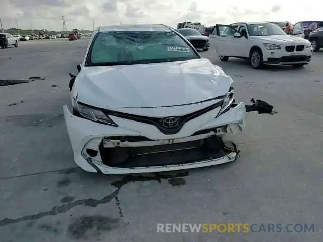 13 Photograph of a damaged car 4T1B11HK1KU841494 TOYOTA CAMRY 2019