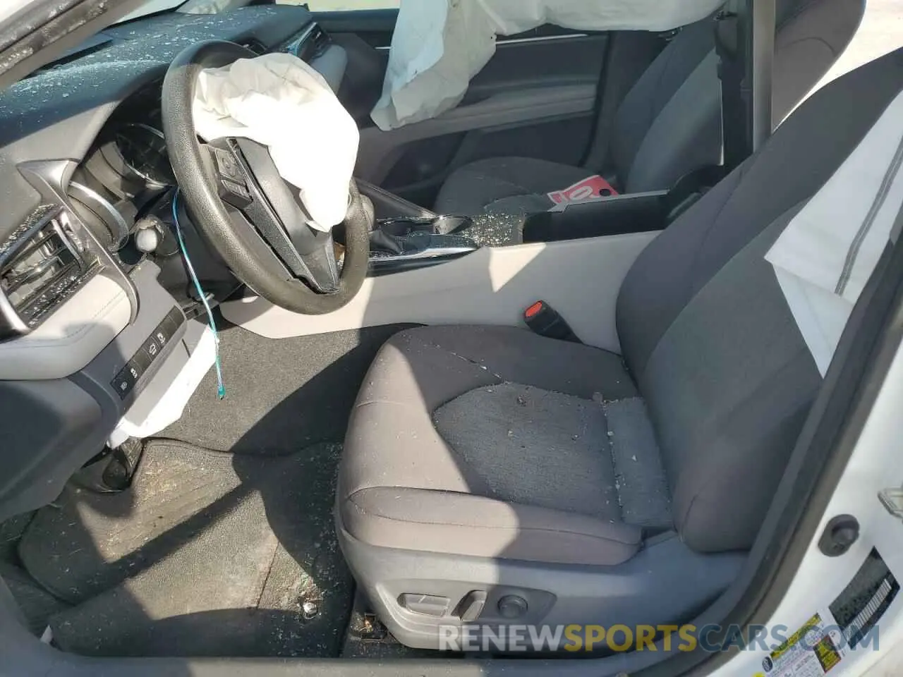 7 Photograph of a damaged car 4T1B11HK1KU841494 TOYOTA CAMRY 2019