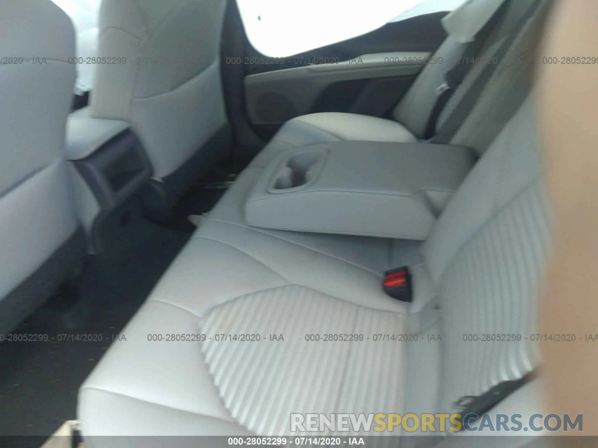 8 Photograph of a damaged car 4T1B11HK1KU843343 TOYOTA CAMRY 2019