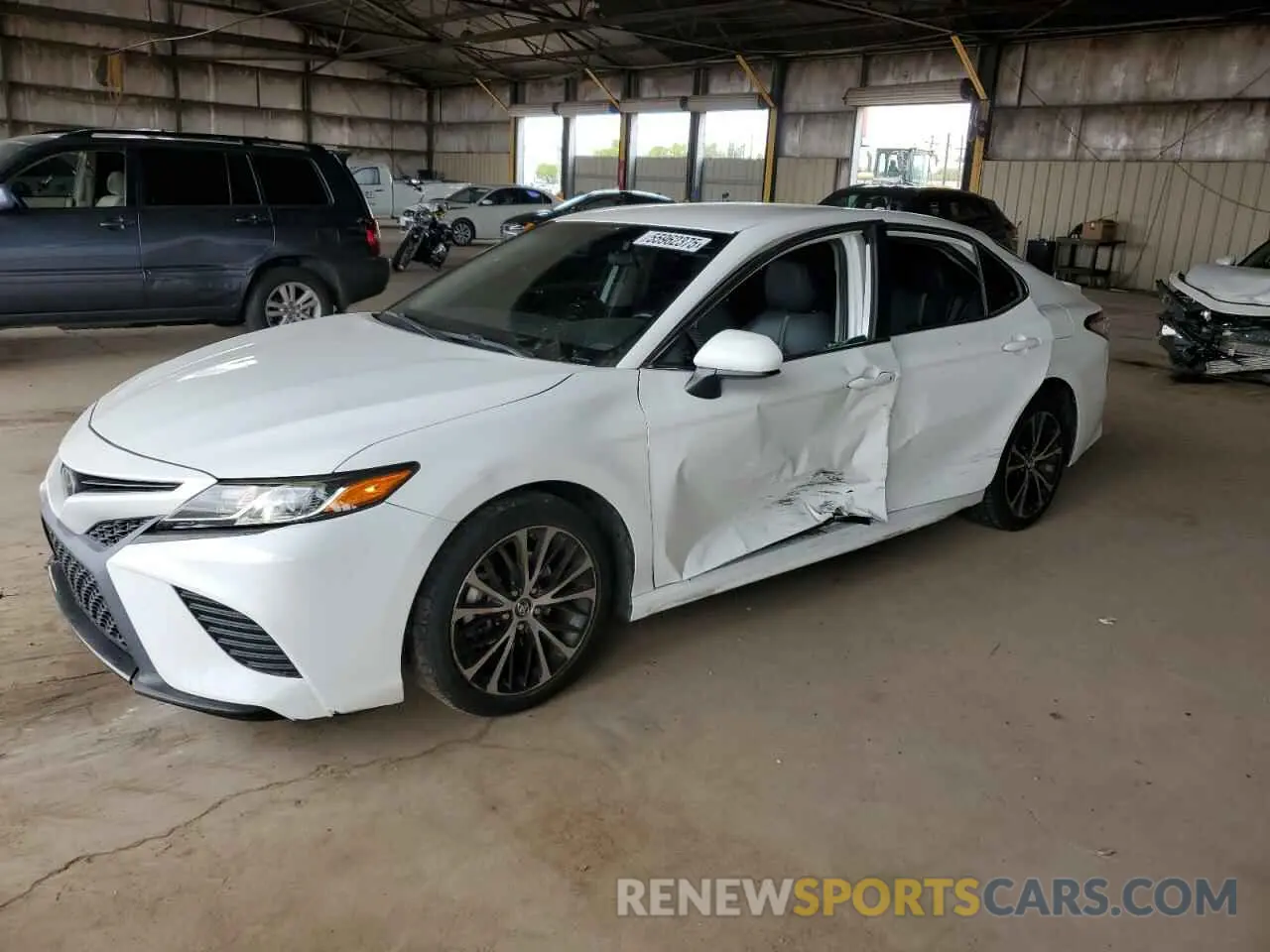 1 Photograph of a damaged car 4T1B11HK1KU854617 TOYOTA CAMRY 2019