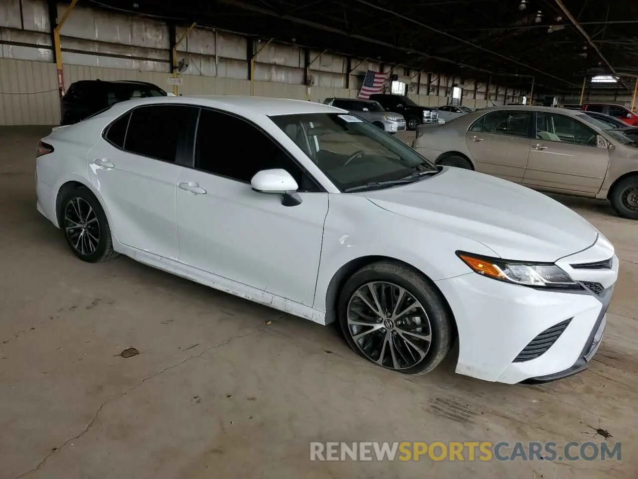 4 Photograph of a damaged car 4T1B11HK1KU854617 TOYOTA CAMRY 2019