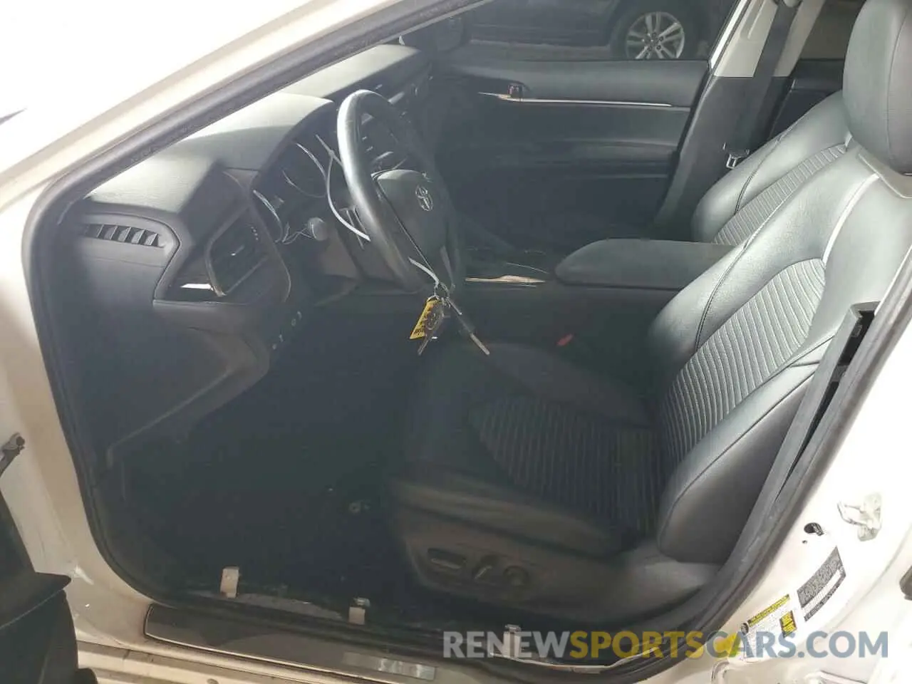 7 Photograph of a damaged car 4T1B11HK1KU854617 TOYOTA CAMRY 2019