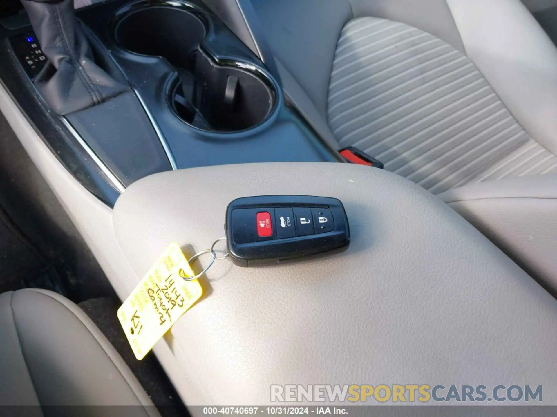 11 Фотография поврежденного автомобиля 4T1B11HK1KU855430 TOYOTA CAMRY 2019