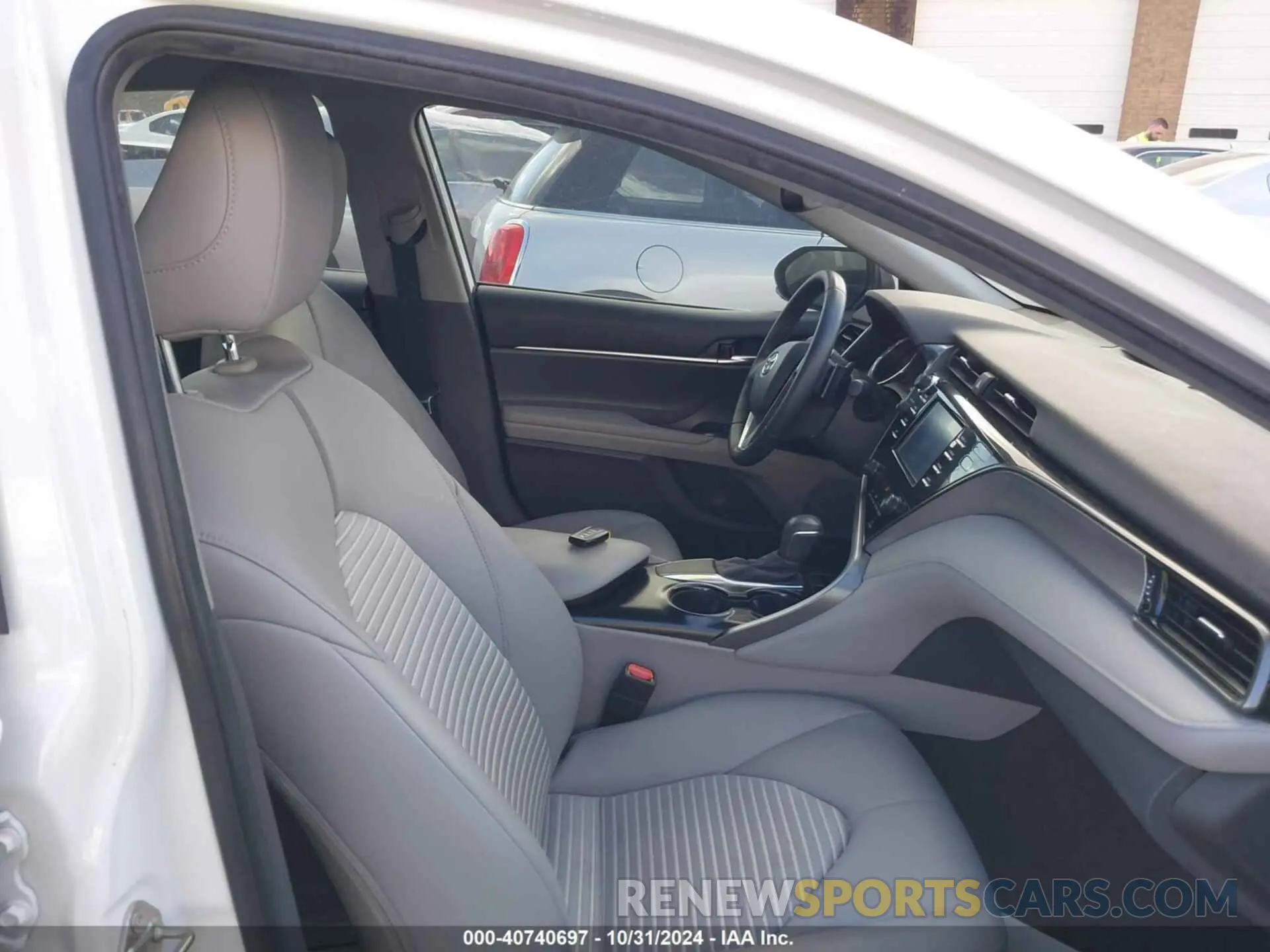 5 Фотография поврежденного автомобиля 4T1B11HK1KU855430 TOYOTA CAMRY 2019