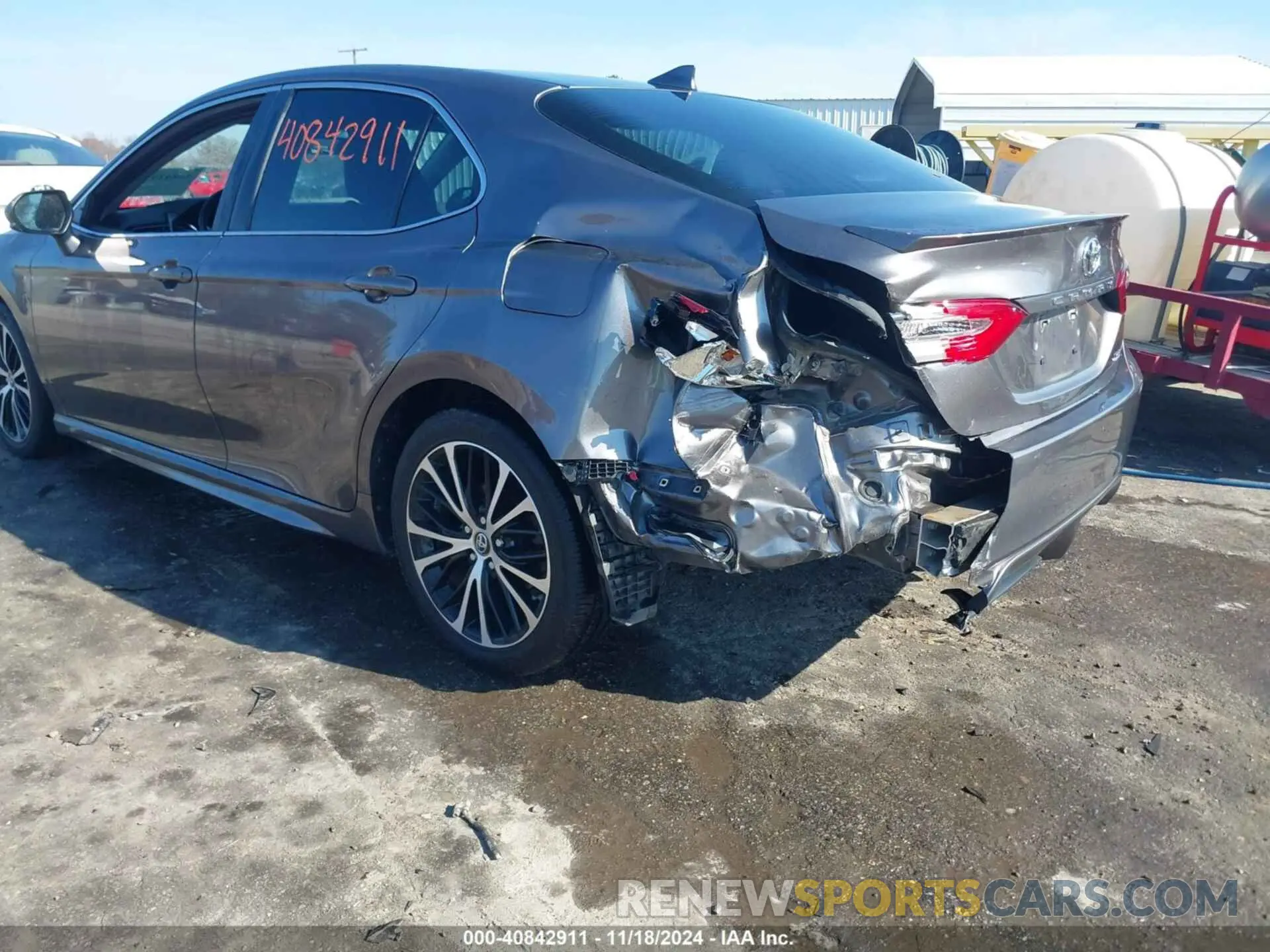 6 Photograph of a damaged car 4T1B11HK2KU160499 TOYOTA CAMRY 2019