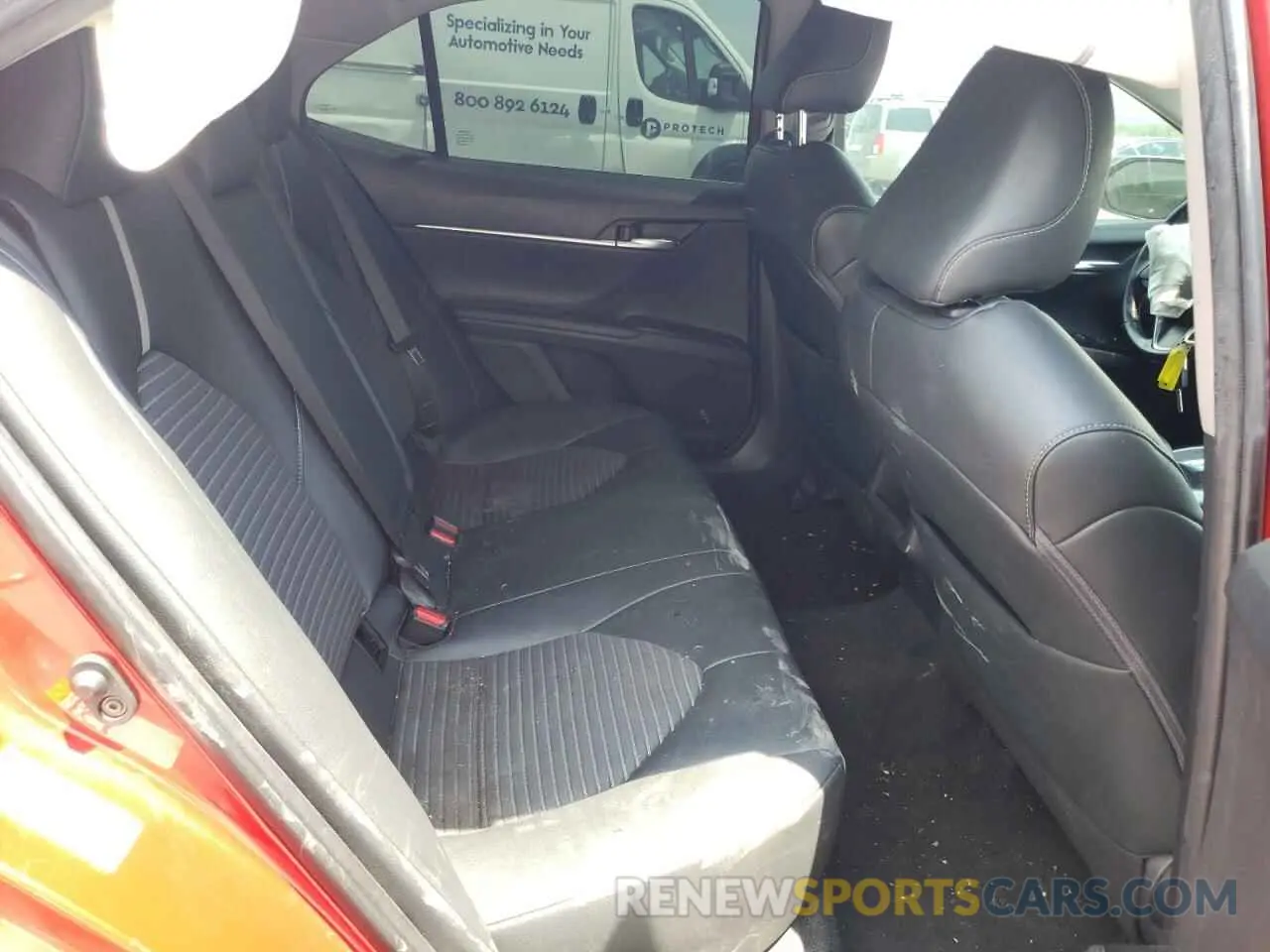 10 Photograph of a damaged car 4T1B11HK2KU160891 TOYOTA CAMRY 2019