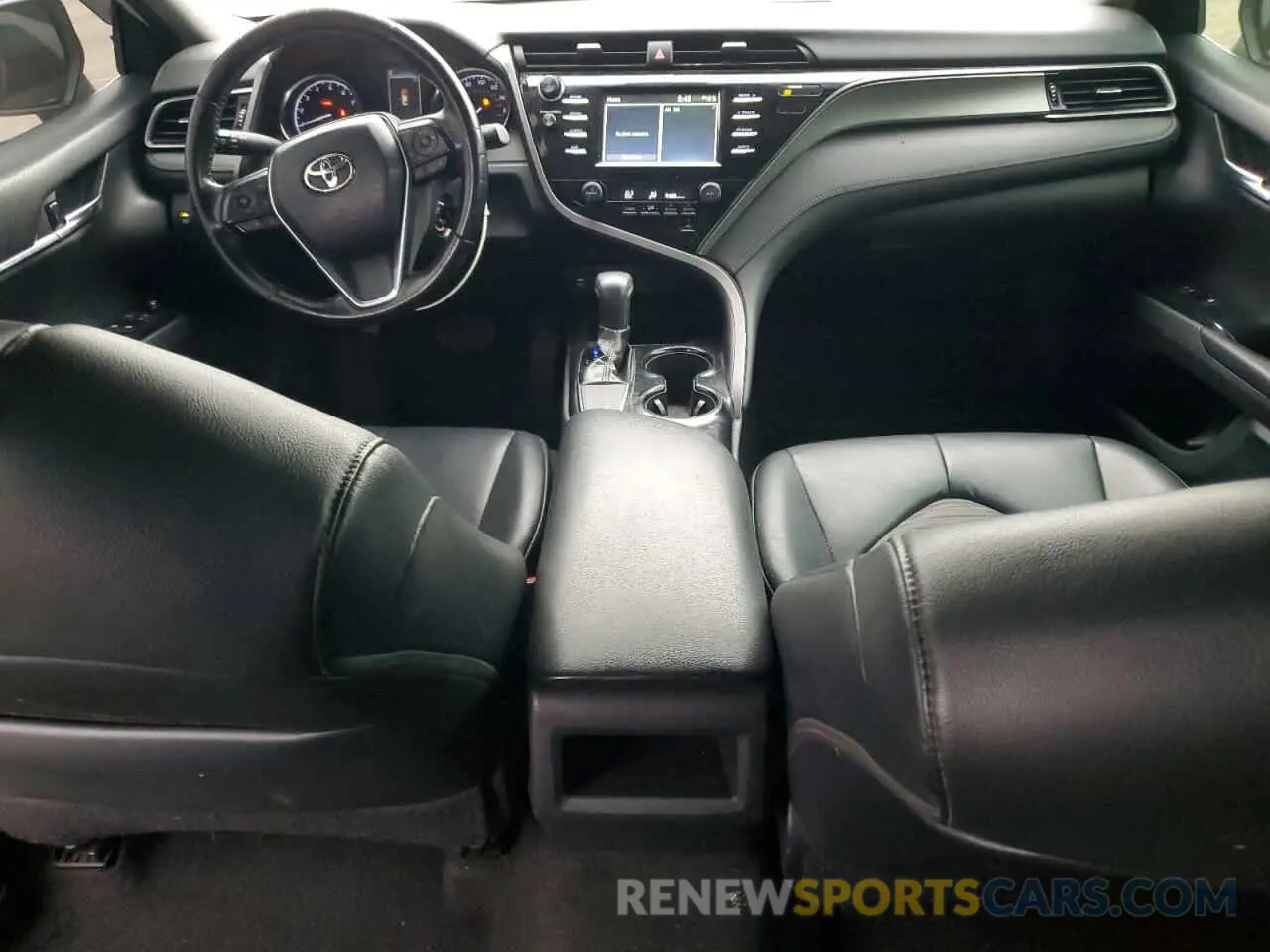 8 Photograph of a damaged car 4T1B11HK2KU161023 TOYOTA CAMRY 2019