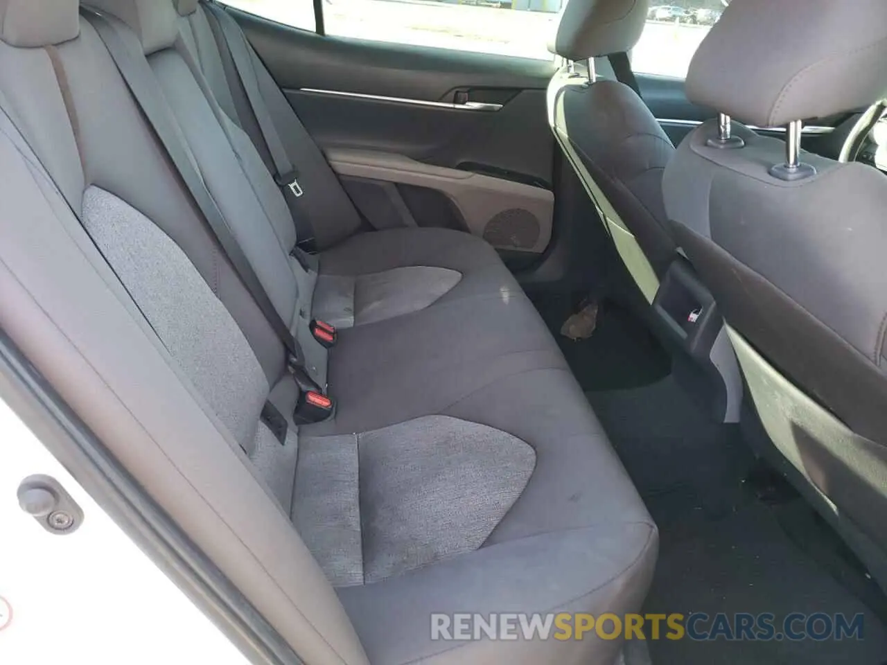 6 Photograph of a damaged car 4T1B11HK2KU169977 TOYOTA CAMRY 2019