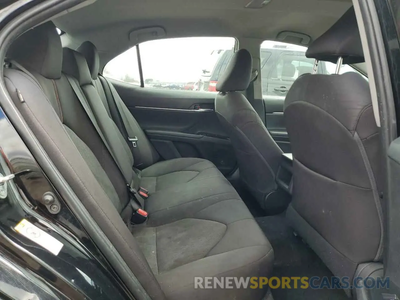 10 Фотография поврежденного автомобиля 4T1B11HK2KU171616 TOYOTA CAMRY 2019