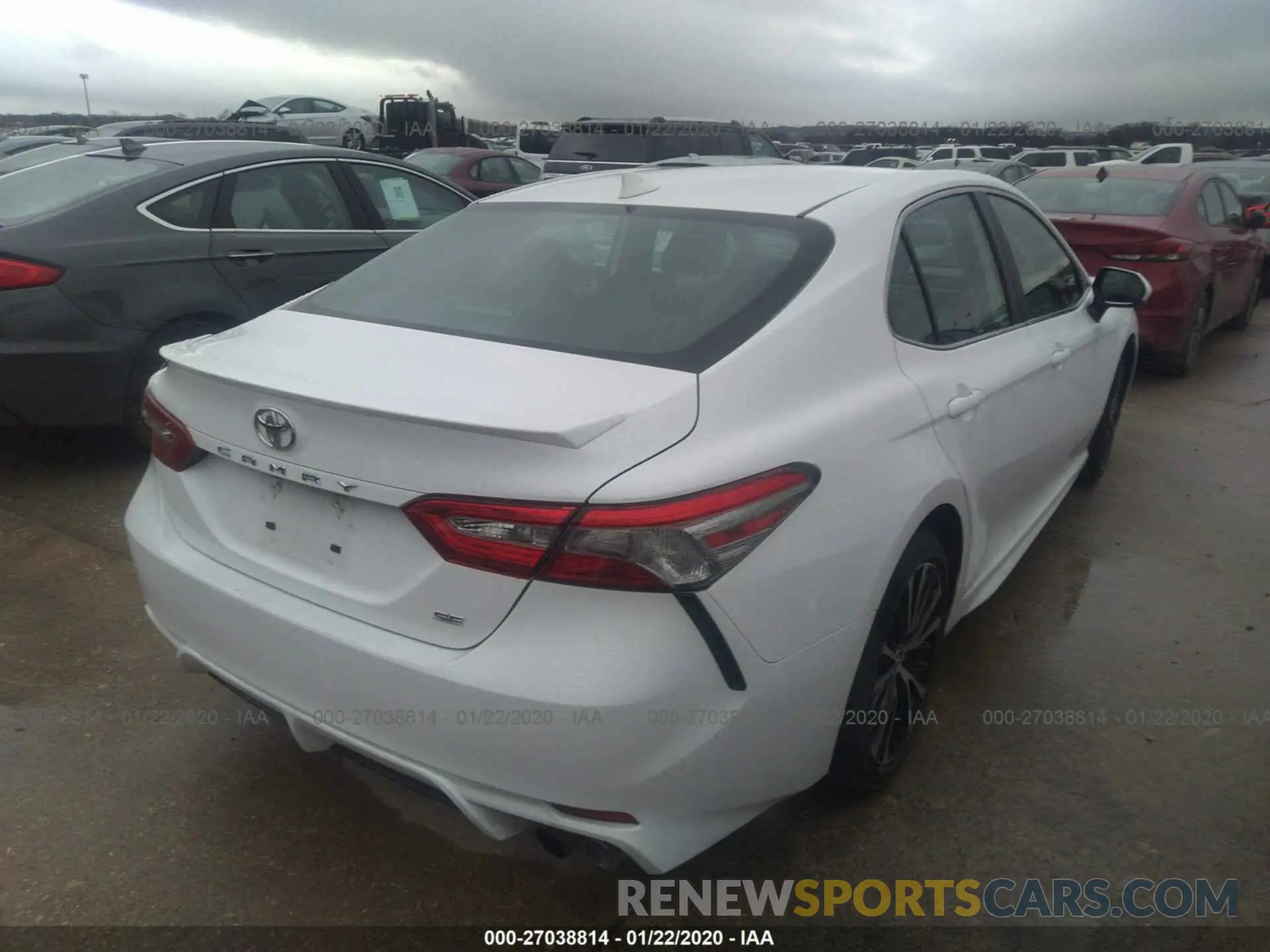 4 Photograph of a damaged car 4T1B11HK2KU172555 TOYOTA CAMRY 2019