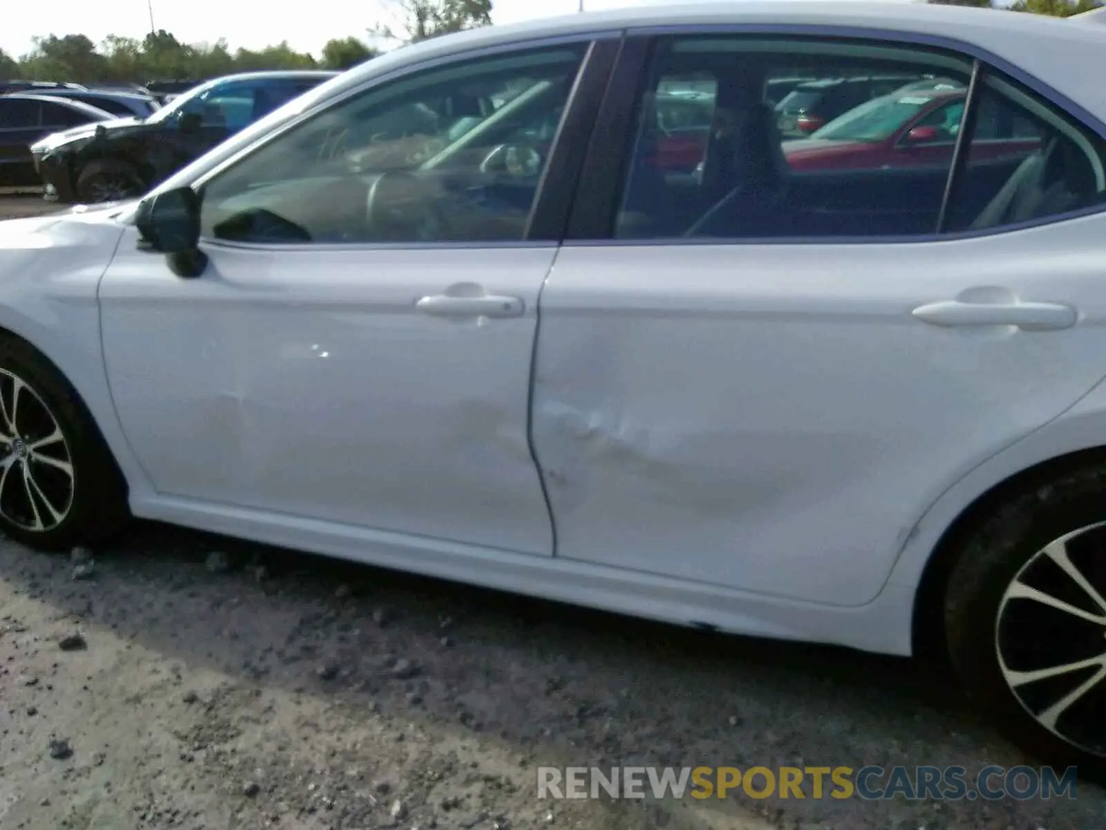 9 Photograph of a damaged car 4T1B11HK2KU175195 TOYOTA CAMRY 2019