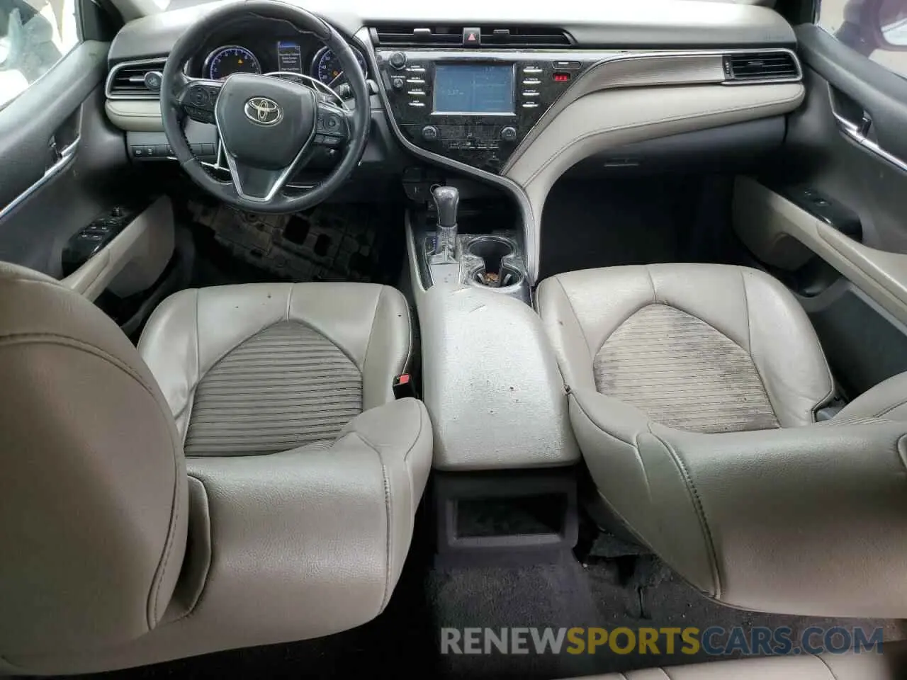 8 Photograph of a damaged car 4T1B11HK2KU176301 TOYOTA CAMRY 2019