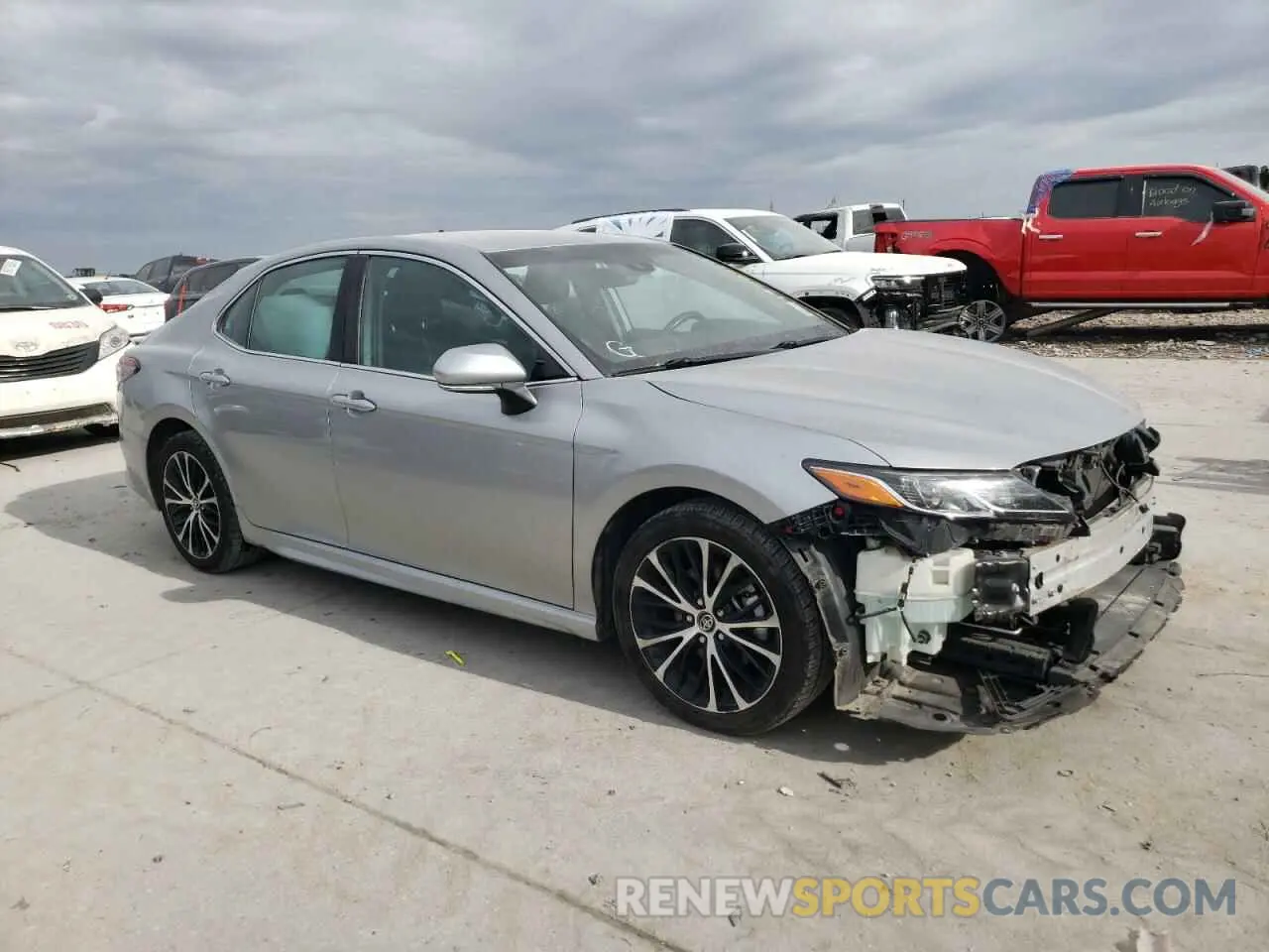 4 Photograph of a damaged car 4T1B11HK2KU182180 TOYOTA CAMRY 2019