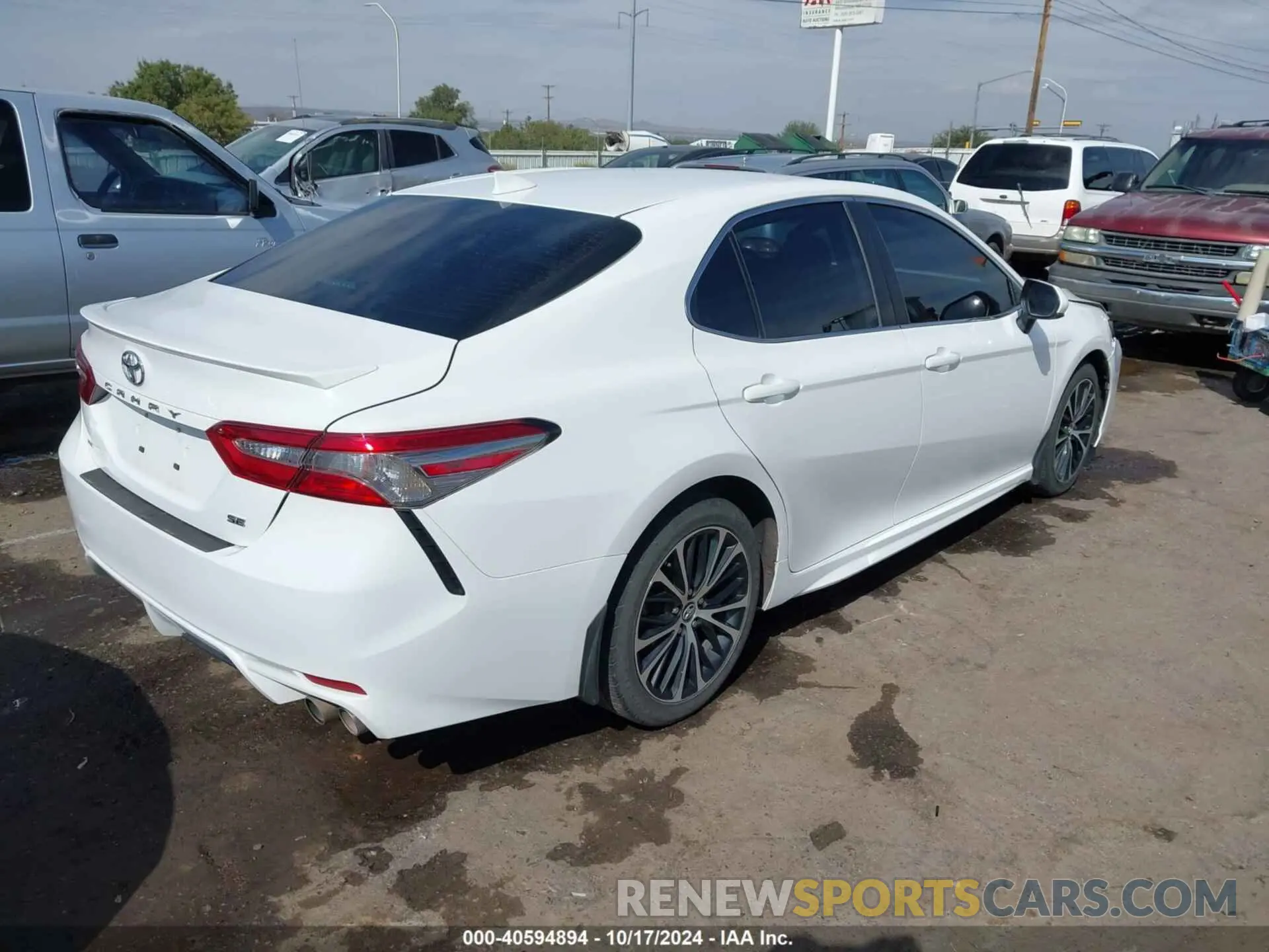 4 Photograph of a damaged car 4T1B11HK2KU187136 TOYOTA CAMRY 2019