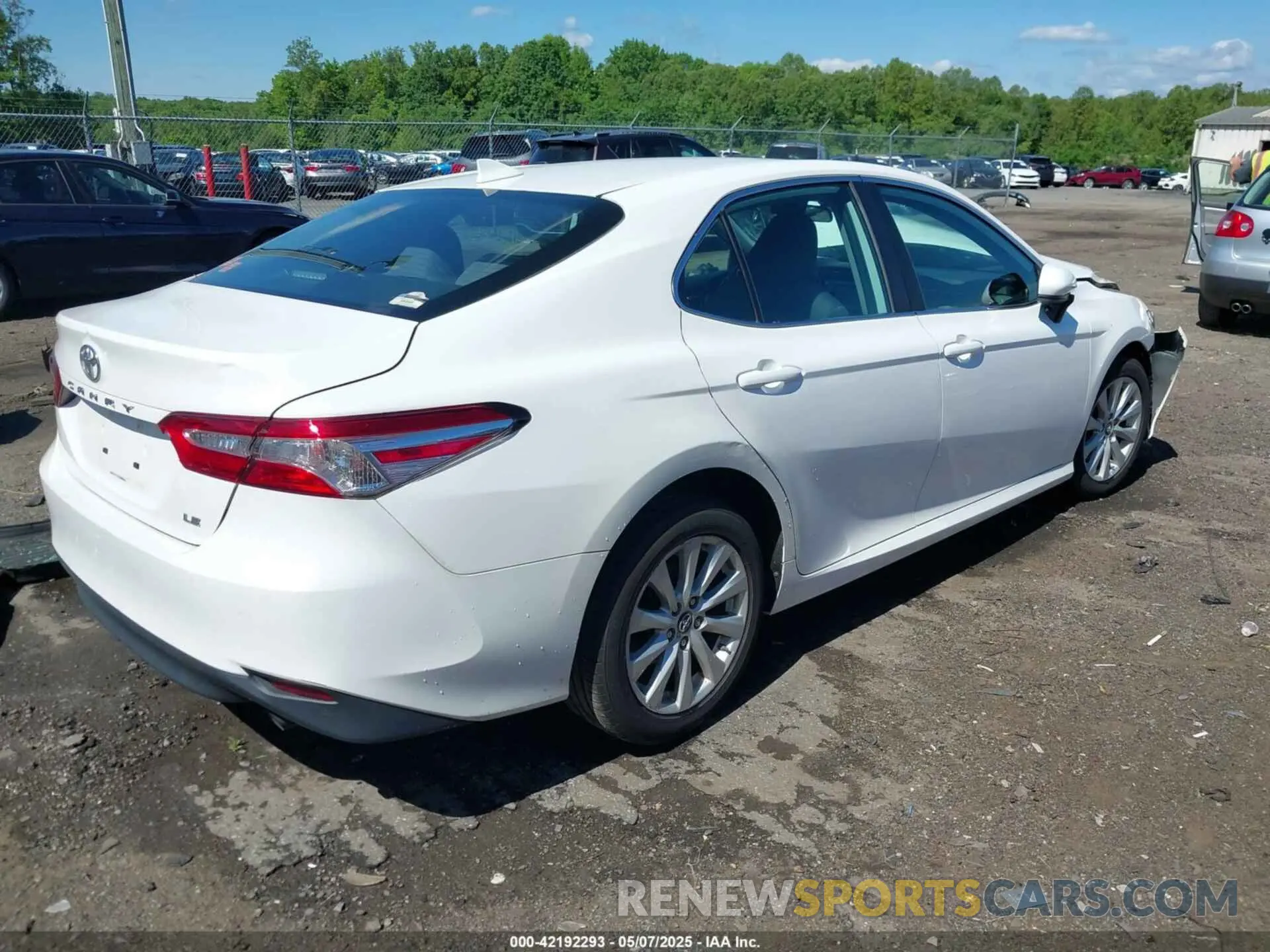 4 Photograph of a damaged car 4T1B11HK2KU187475 TOYOTA CAMRY 2019