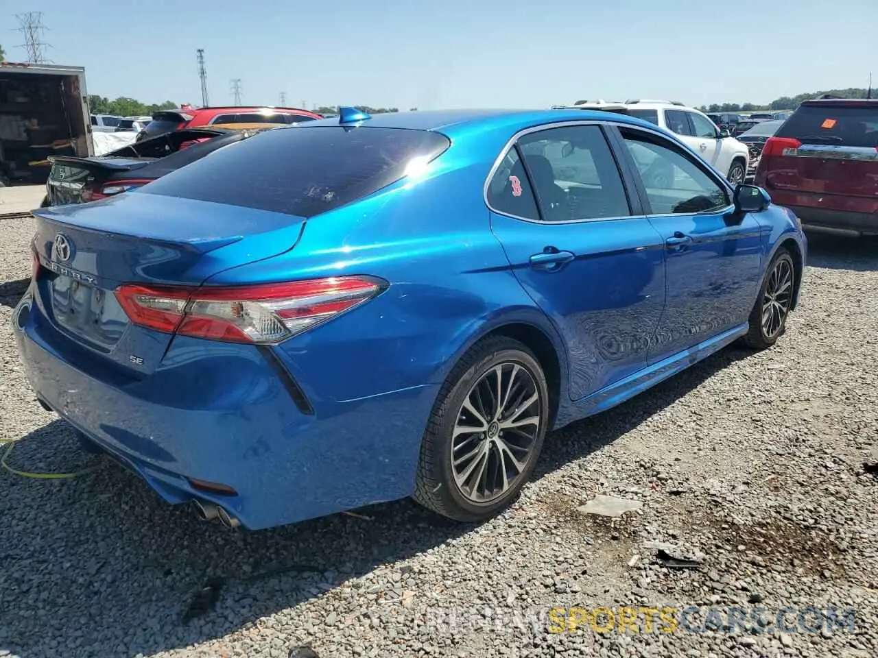 3 Фотография поврежденного автомобиля 4T1B11HK2KU188576 TOYOTA CAMRY 2019