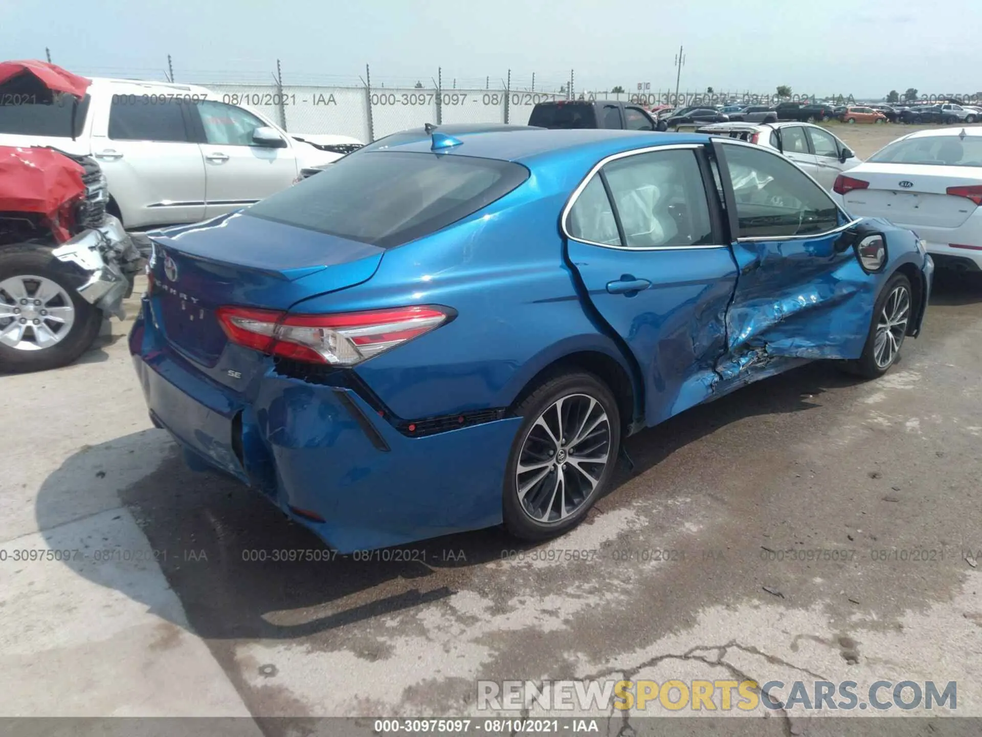 4 Photograph of a damaged car 4T1B11HK2KU201133 TOYOTA CAMRY 2019