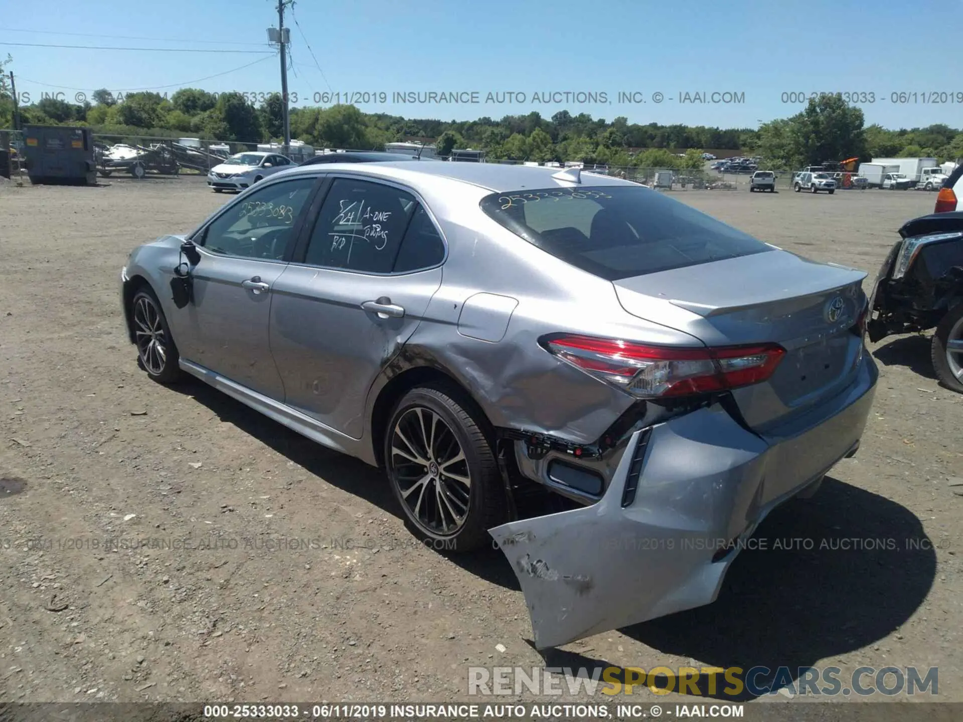 3 Photograph of a damaged car 4T1B11HK2KU206476 TOYOTA CAMRY 2019