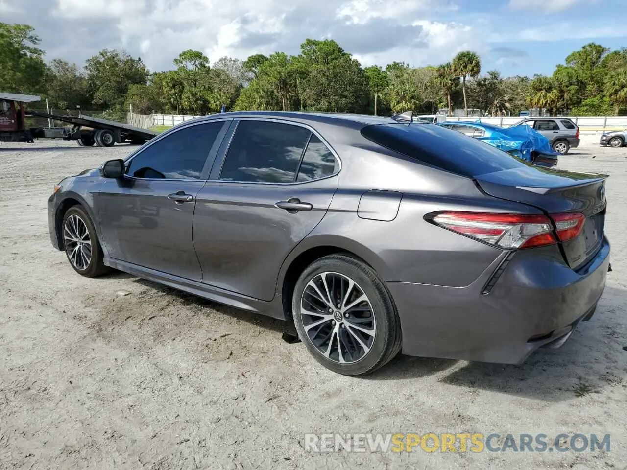 2 Photograph of a damaged car 4T1B11HK2KU212231 TOYOTA CAMRY 2019