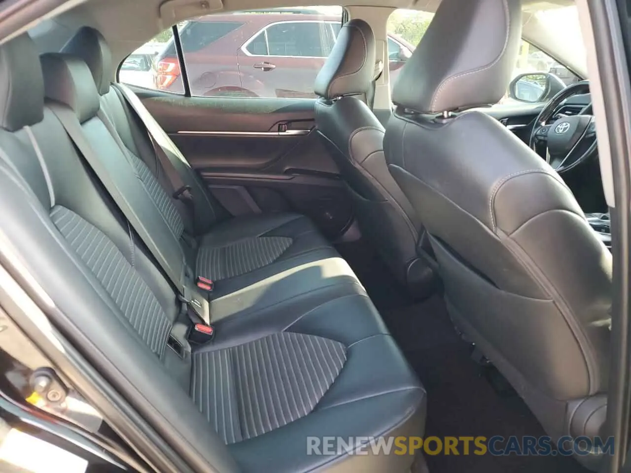 10 Фотография поврежденного автомобиля 4T1B11HK2KU225772 TOYOTA CAMRY 2019