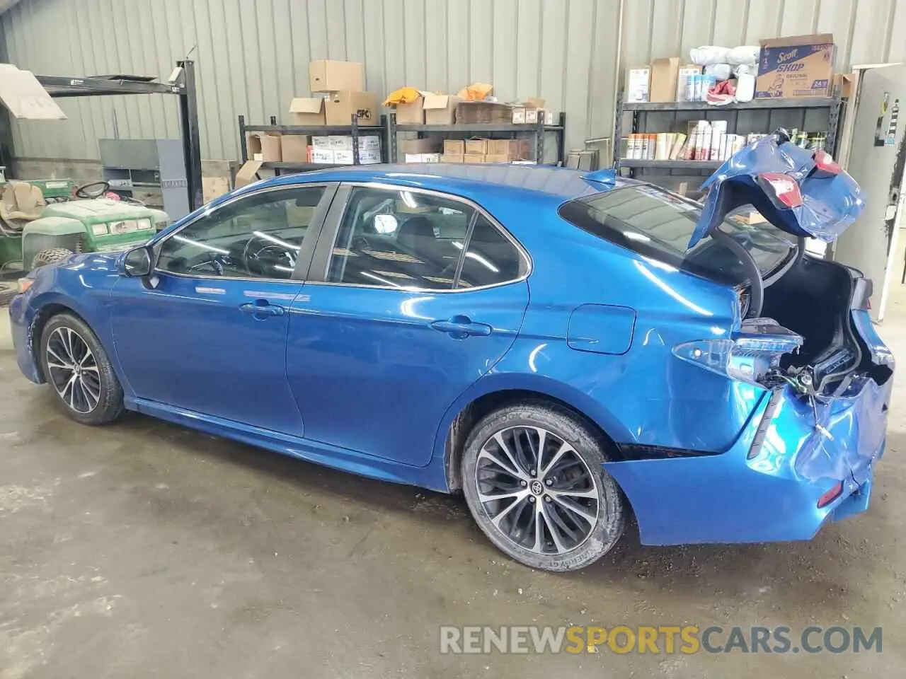 2 Photograph of a damaged car 4T1B11HK2KU230518 TOYOTA CAMRY 2019