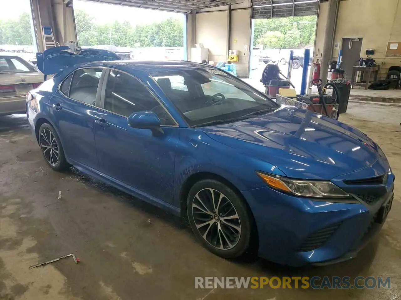 4 Photograph of a damaged car 4T1B11HK2KU230518 TOYOTA CAMRY 2019