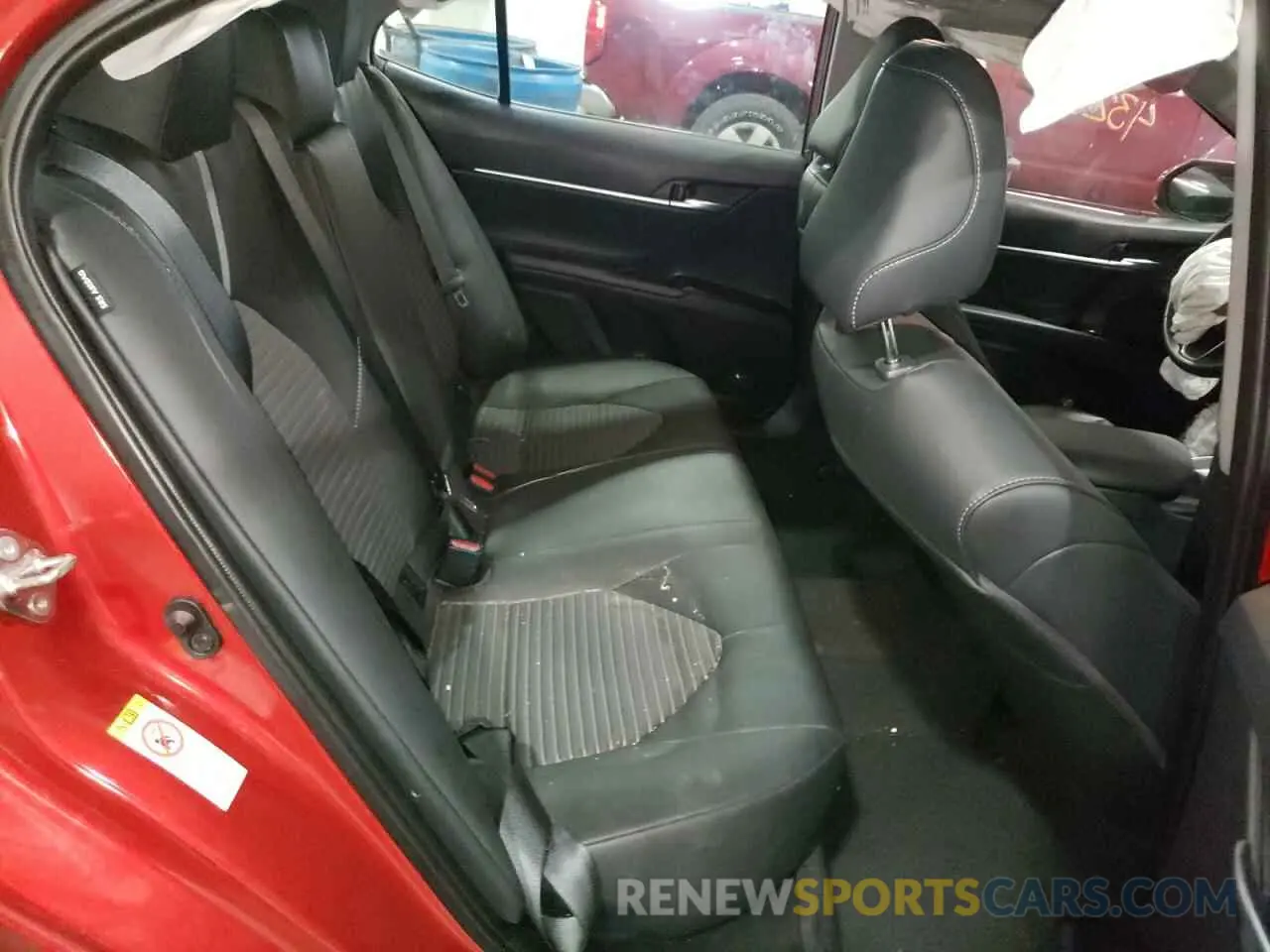 6 Photograph of a damaged car 4T1B11HK2KU231944 TOYOTA CAMRY 2019