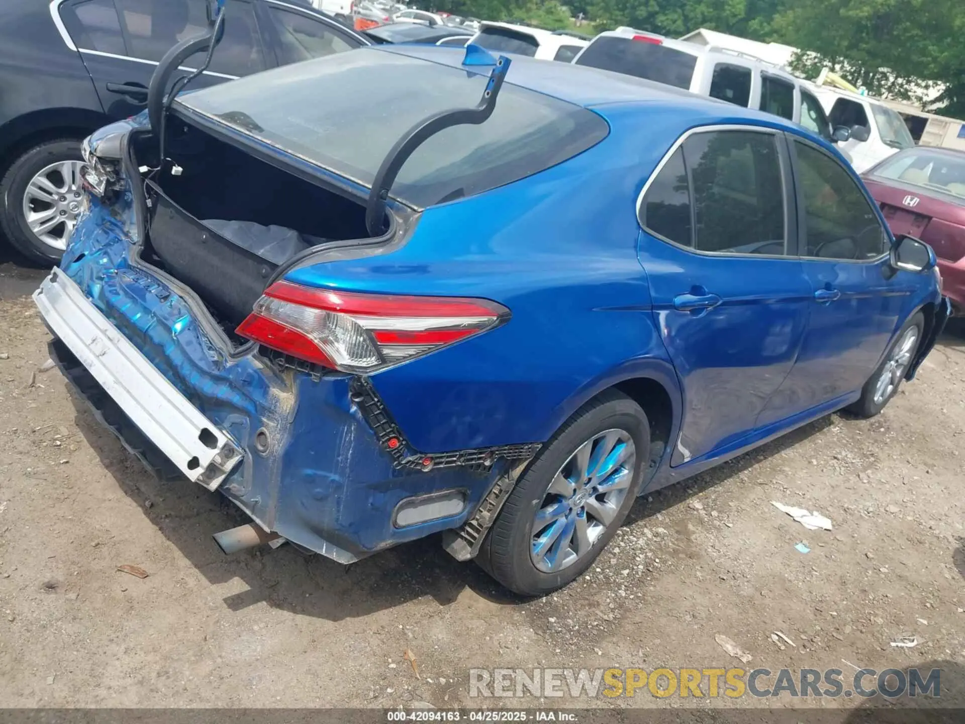 4 Фотография поврежденного автомобиля 4T1B11HK2KU238232 TOYOTA CAMRY 2019