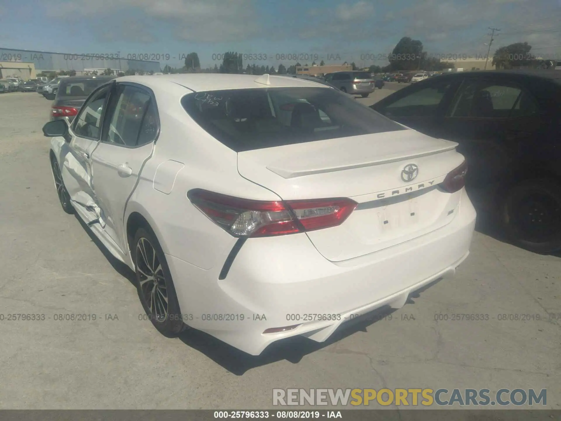 3 Photograph of a damaged car 4T1B11HK2KU239753 TOYOTA CAMRY 2019