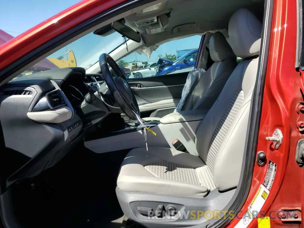 7 Photograph of a damaged car 4T1B11HK2KU240353 TOYOTA CAMRY 2019