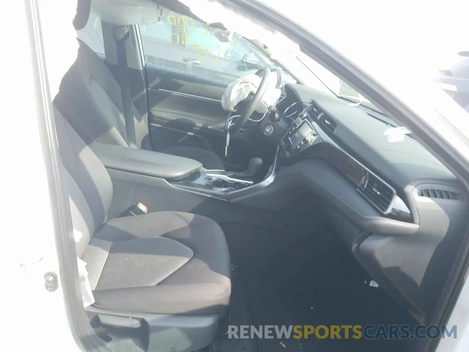 5 Photograph of a damaged car 4T1B11HK2KU243415 TOYOTA CAMRY 2019