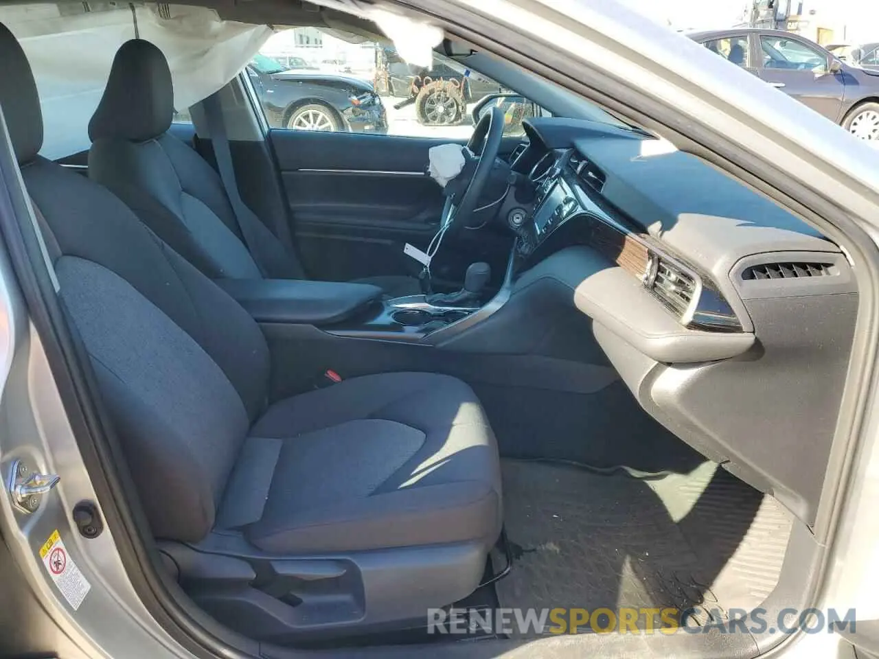 5 Фотография поврежденного автомобиля 4T1B11HK2KU246184 TOYOTA CAMRY 2019