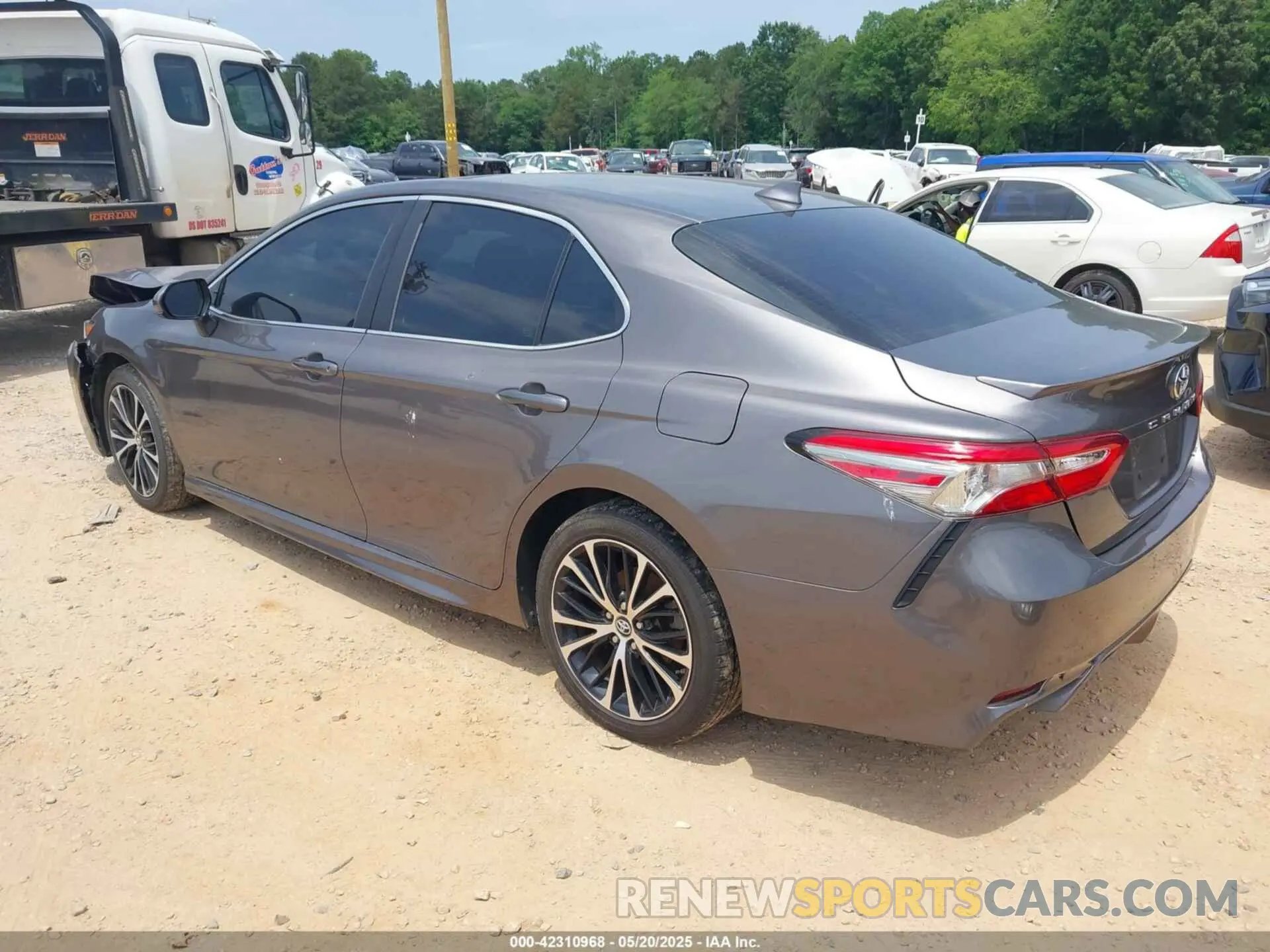 3 Фотография поврежденного автомобиля 4T1B11HK2KU250977 TOYOTA CAMRY 2019