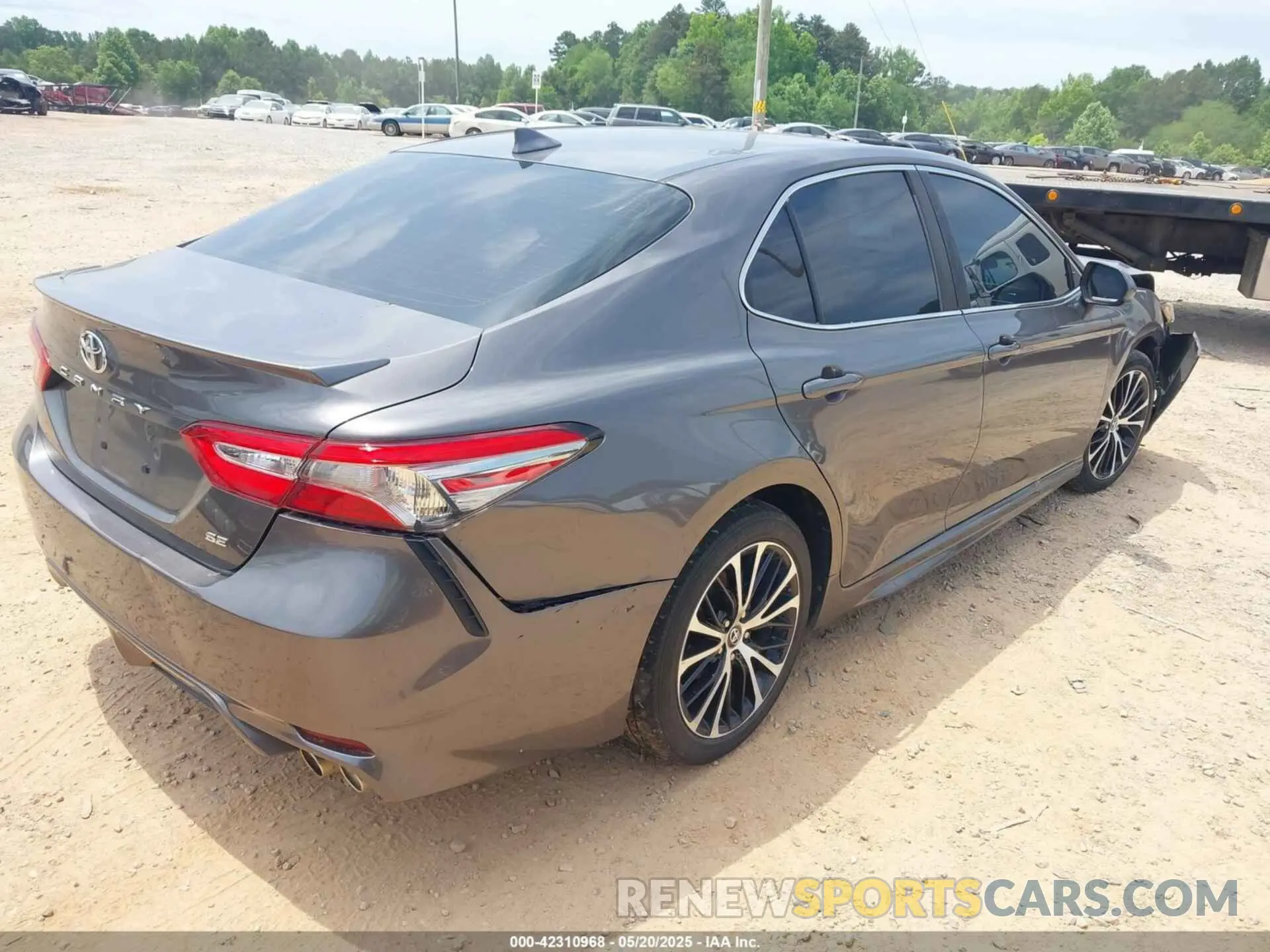 4 Фотография поврежденного автомобиля 4T1B11HK2KU250977 TOYOTA CAMRY 2019