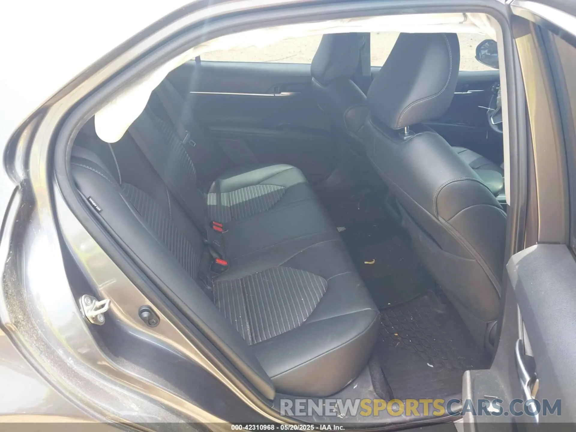 8 Фотография поврежденного автомобиля 4T1B11HK2KU250977 TOYOTA CAMRY 2019