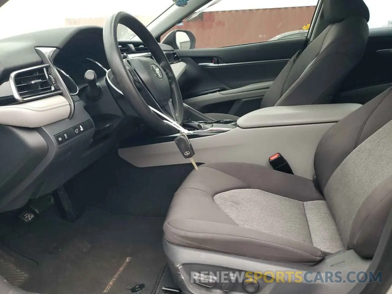 7 Фотография поврежденного автомобиля 4T1B11HK2KU265169 TOYOTA CAMRY 2019
