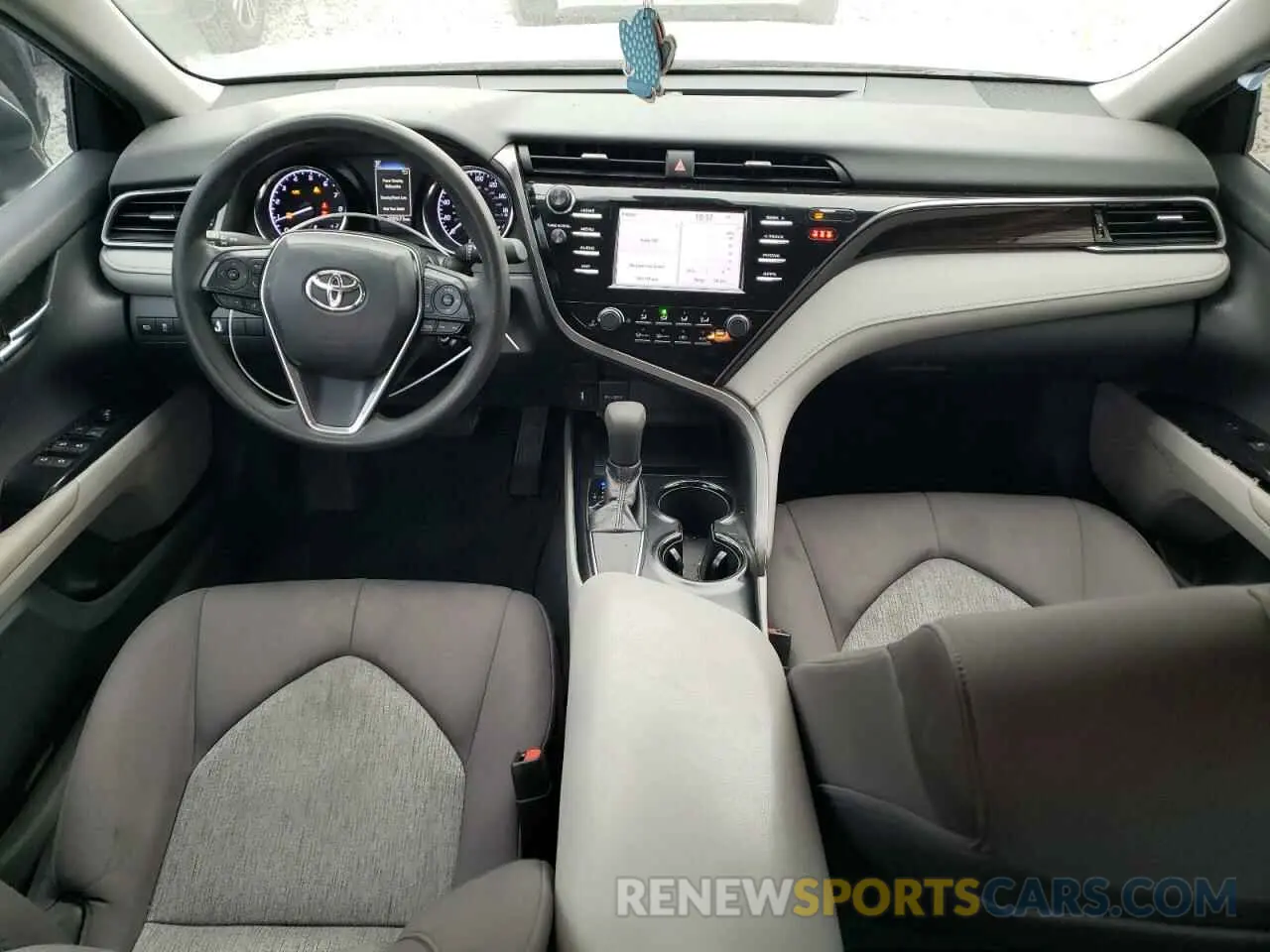 8 Фотография поврежденного автомобиля 4T1B11HK2KU265169 TOYOTA CAMRY 2019