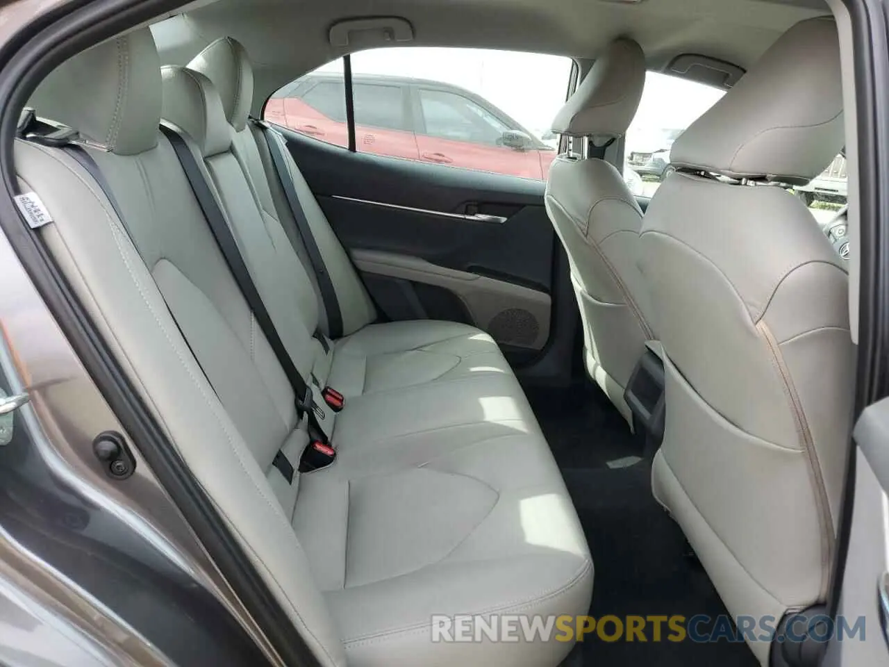 10 Photograph of a damaged car 4T1B11HK2KU269657 TOYOTA CAMRY 2019
