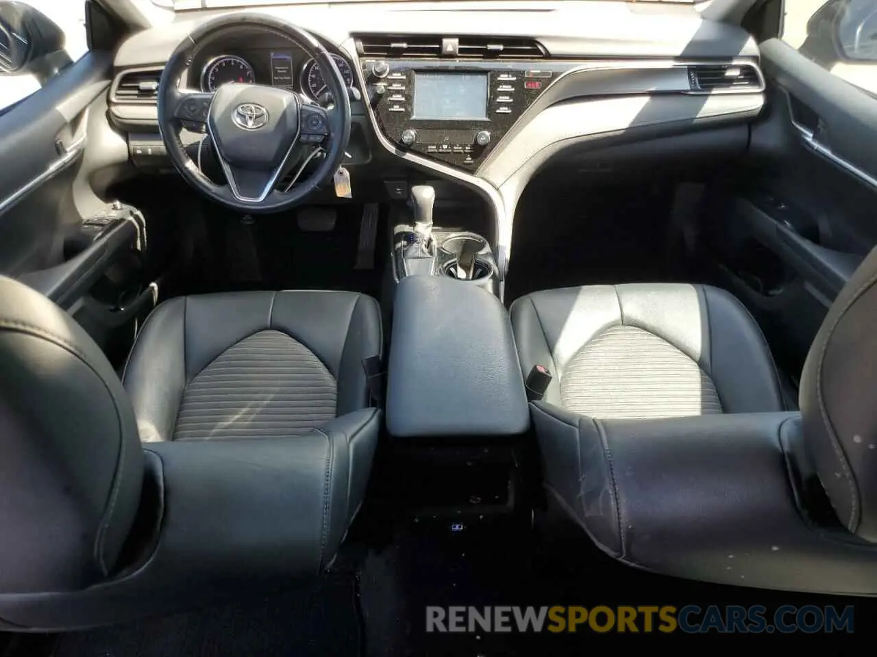 8 Фотография поврежденного автомобиля 4T1B11HK2KU279878 TOYOTA CAMRY 2019