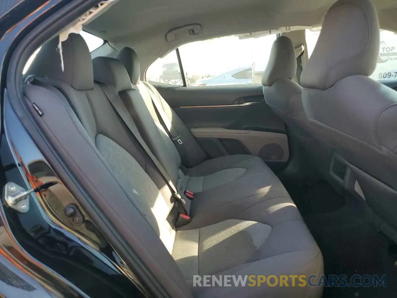 10 Photograph of a damaged car 4T1B11HK2KU280660 TOYOTA CAMRY 2019
