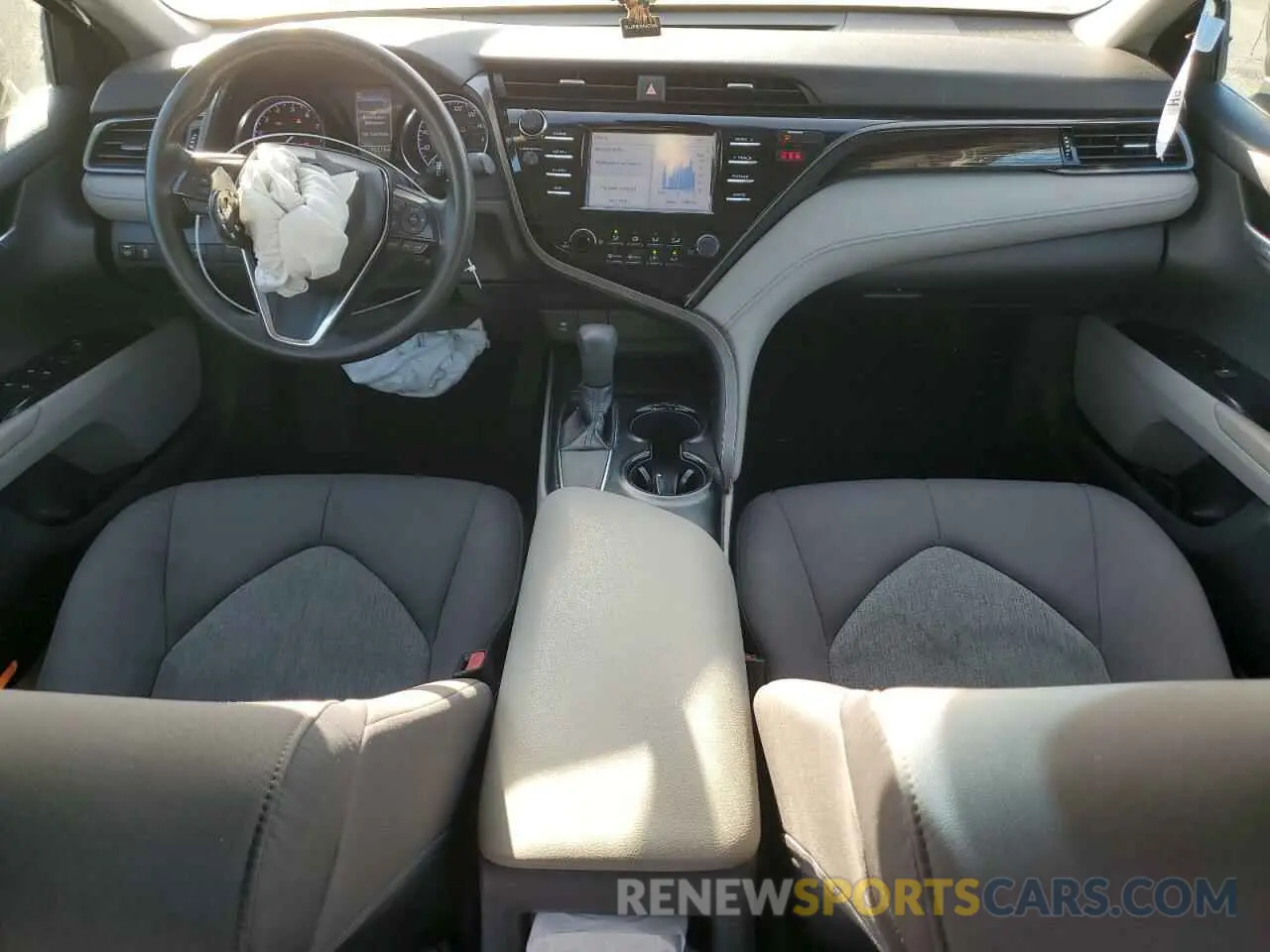 8 Photograph of a damaged car 4T1B11HK2KU280660 TOYOTA CAMRY 2019