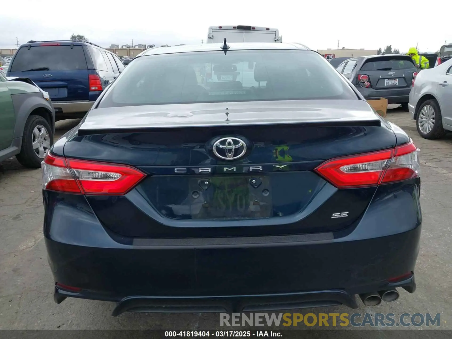 17 Photograph of a damaged car 4T1B11HK2KU288984 TOYOTA CAMRY 2019