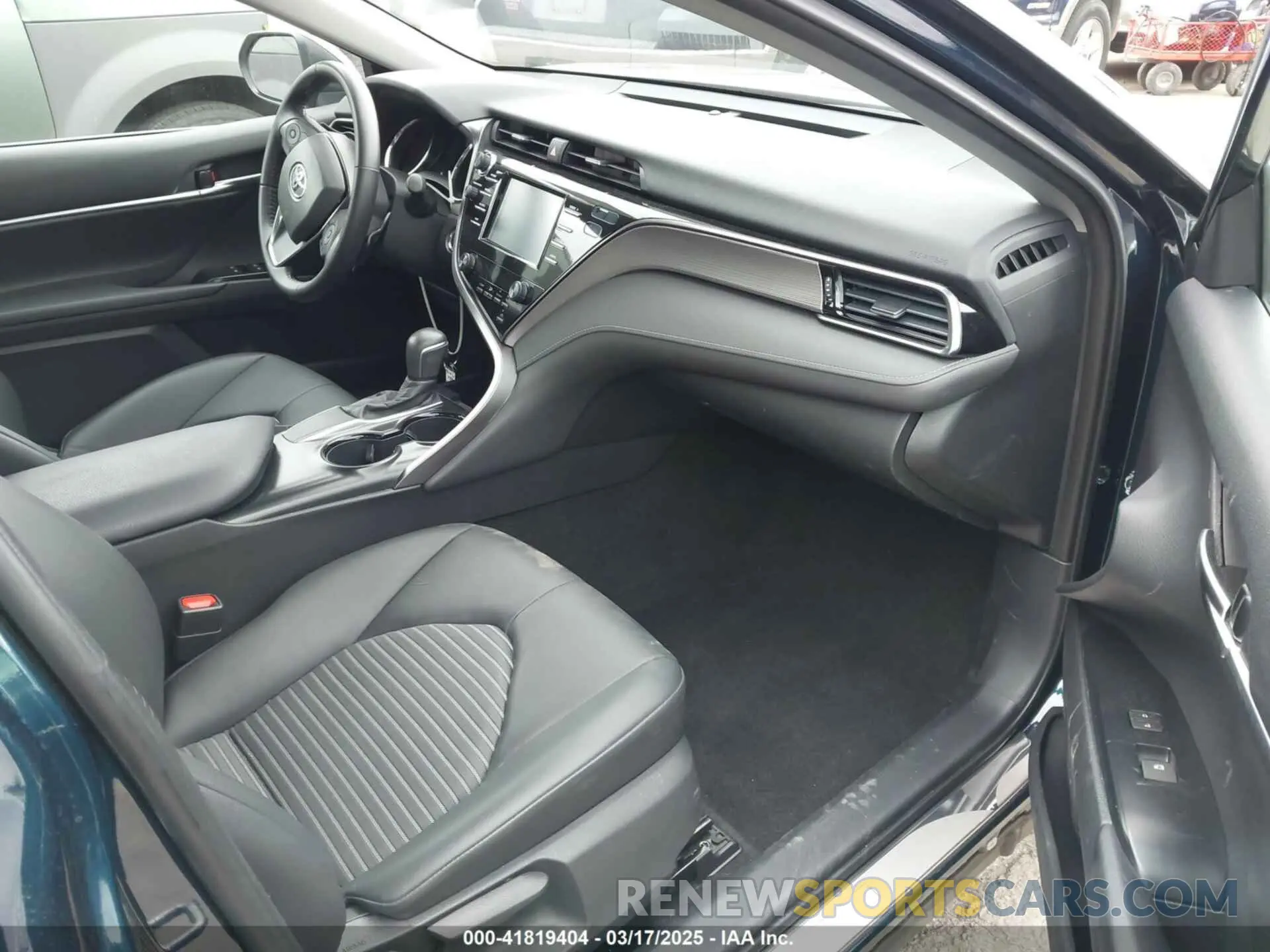 5 Photograph of a damaged car 4T1B11HK2KU288984 TOYOTA CAMRY 2019