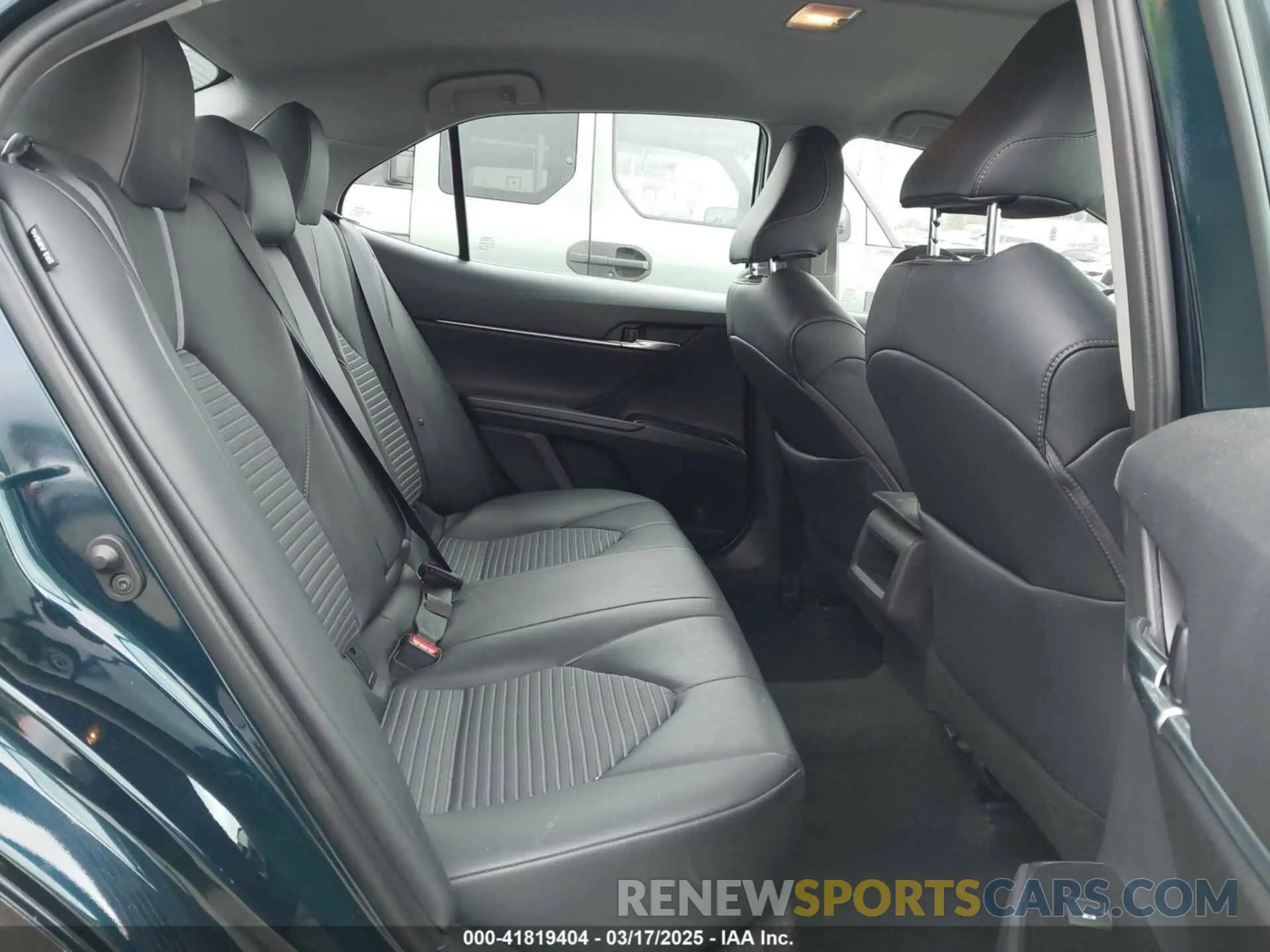 8 Photograph of a damaged car 4T1B11HK2KU288984 TOYOTA CAMRY 2019