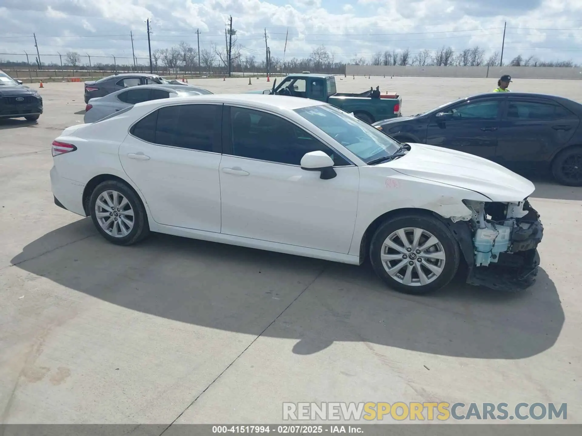 14 Фотография поврежденного автомобиля 4T1B11HK2KU291044 TOYOTA CAMRY 2019