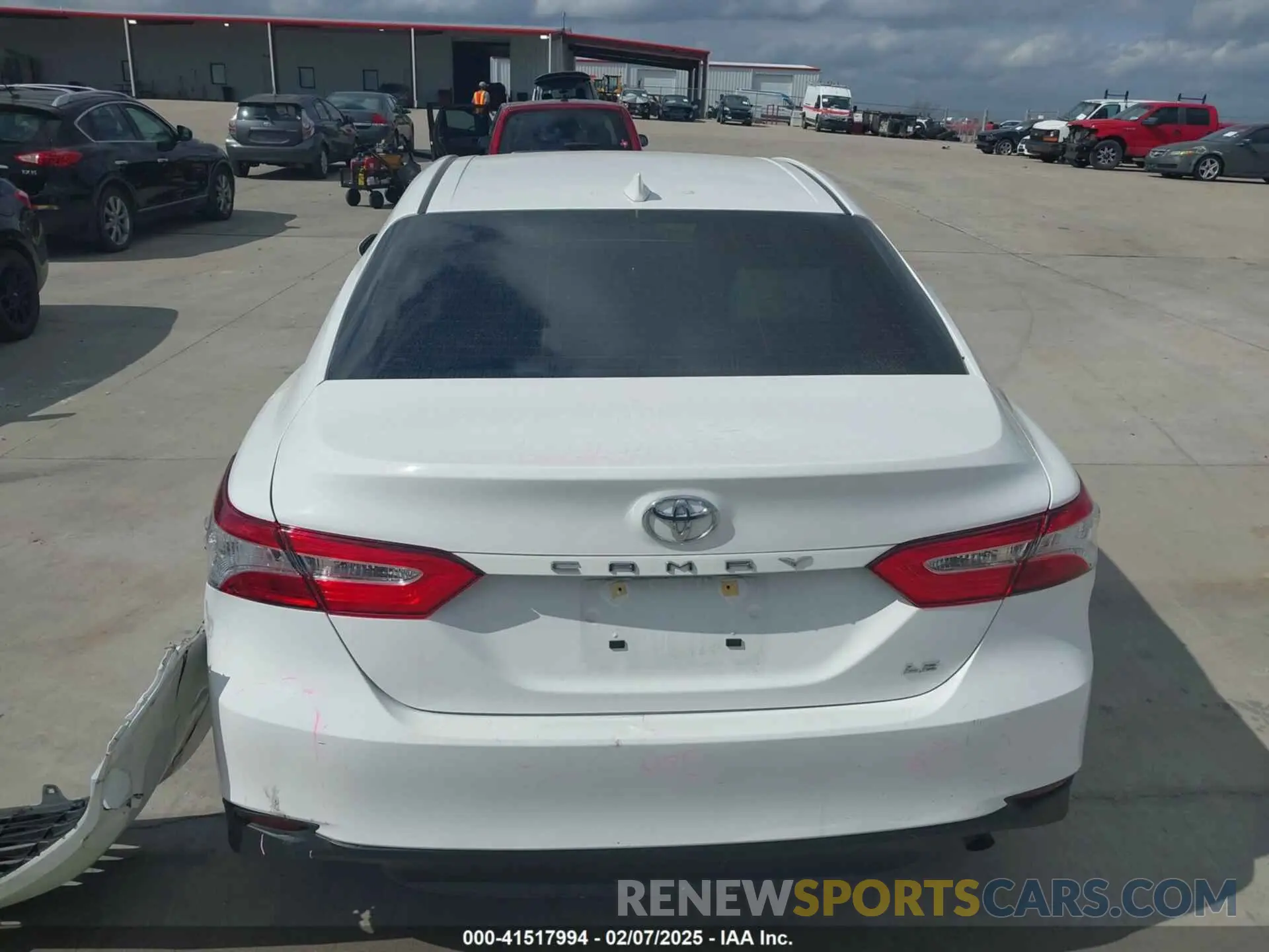 17 Фотография поврежденного автомобиля 4T1B11HK2KU291044 TOYOTA CAMRY 2019