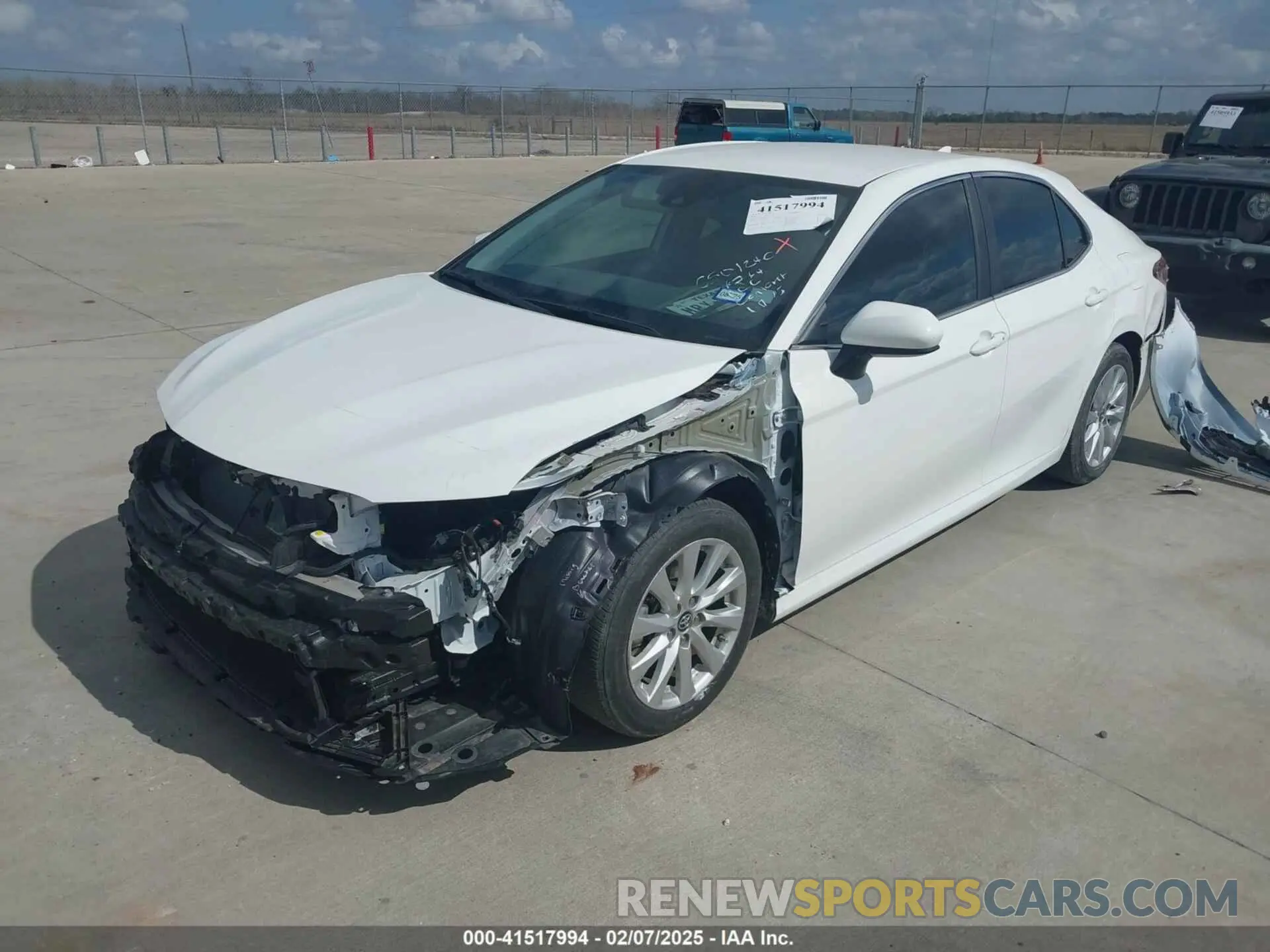 2 Фотография поврежденного автомобиля 4T1B11HK2KU291044 TOYOTA CAMRY 2019