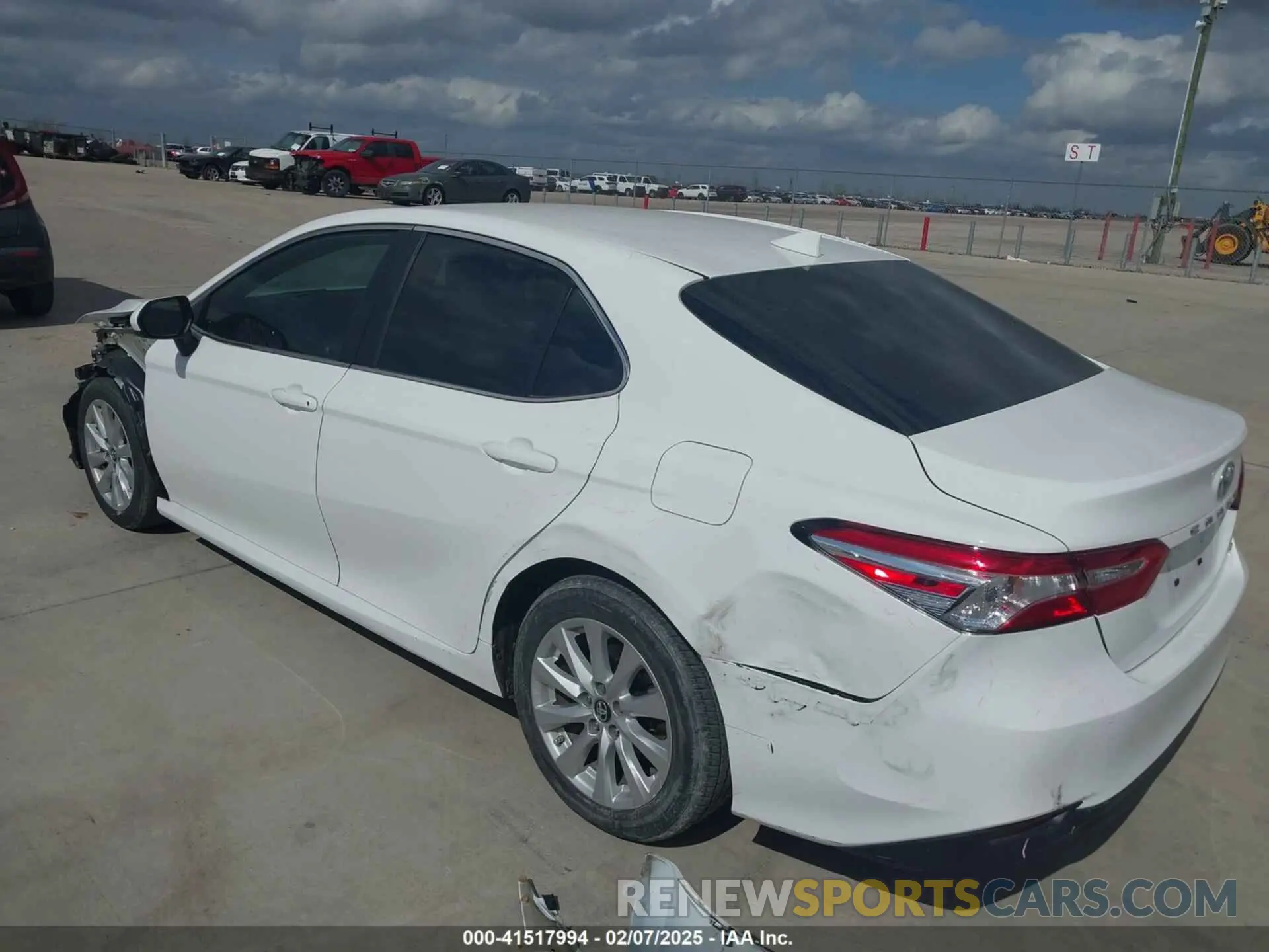 3 Фотография поврежденного автомобиля 4T1B11HK2KU291044 TOYOTA CAMRY 2019